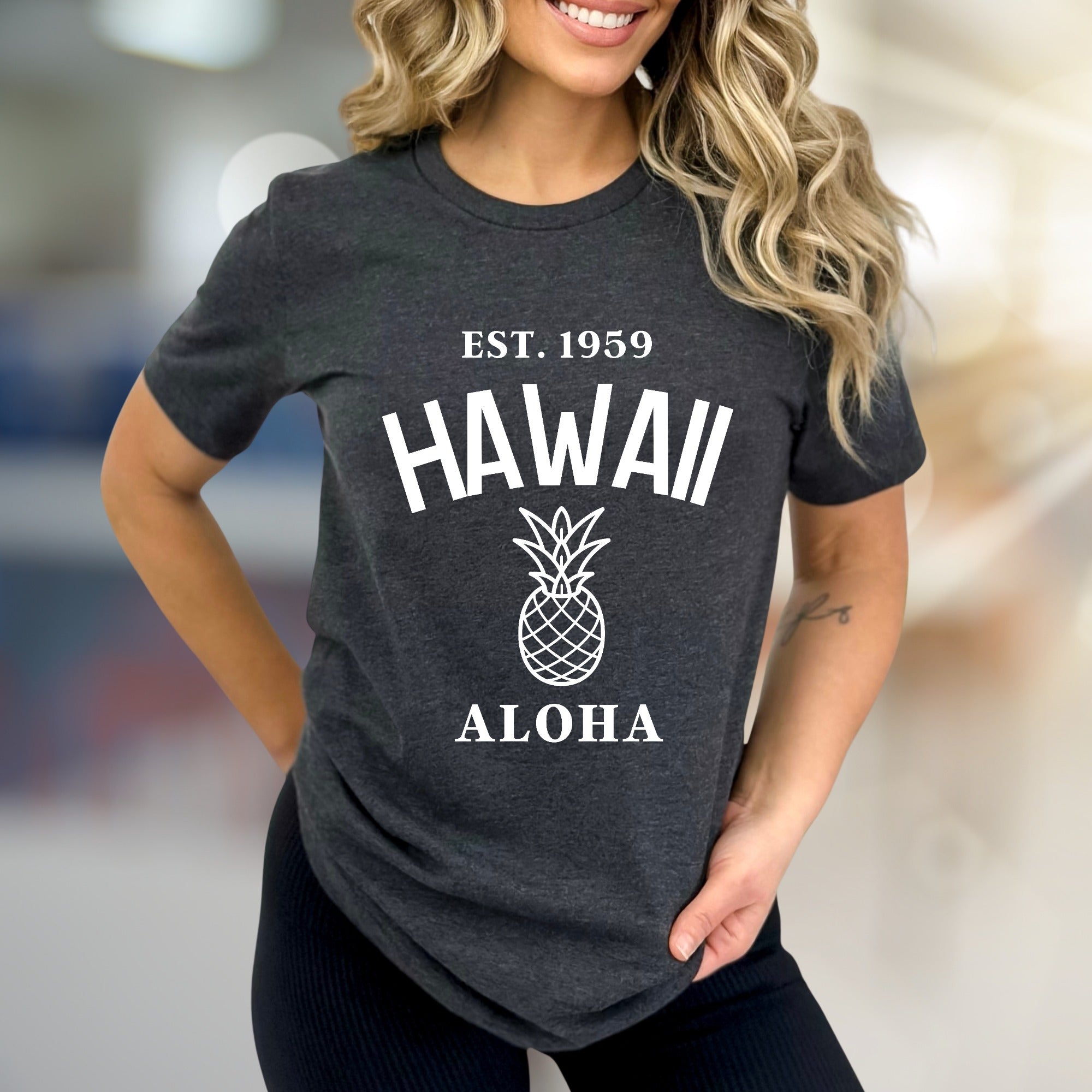 "EST. 1959 HAWAII ALOHA" Pineapple Graphic Tee, a Tropical Vibe Pick for Beach Lovers