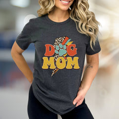 "DOG MOM" Retro Dog Lover Graphic Tee, a Vintage-Inspired Pick for Pet Parents