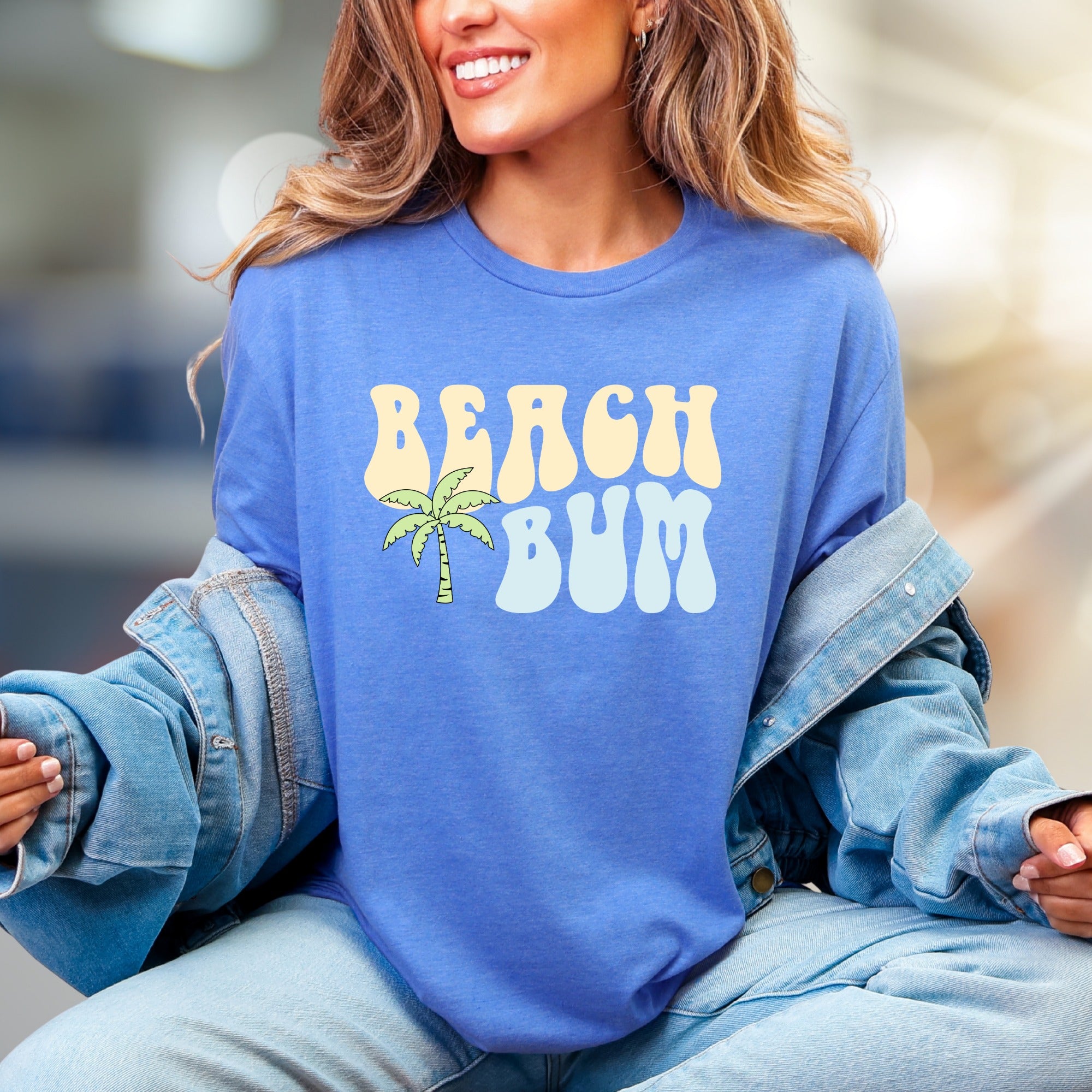 "Beach Bum" Retro Palm Graphic Tee, a Laid-Back Summer Pick for Vacationers