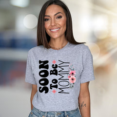 "Soon To Be Mommy" Floral Script Graphic Tee, A Sweet Pregnancy Announcement Pick for Expectant Mothers