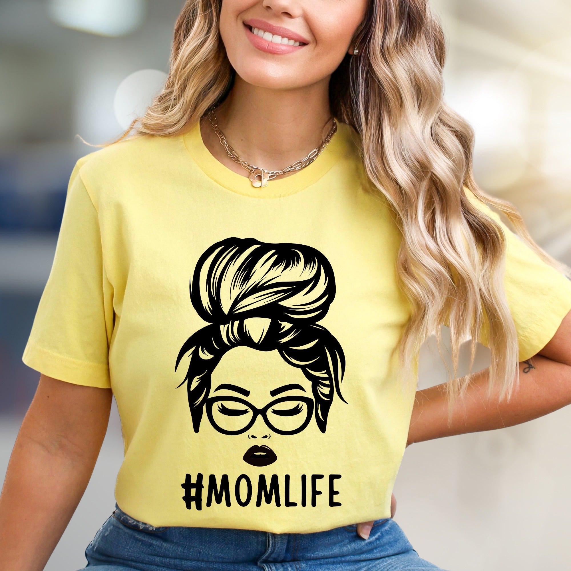 #MOMLIFE Messy Bun Afrocentric Graphic Tee, a Motherhood Style Pick for Everyday