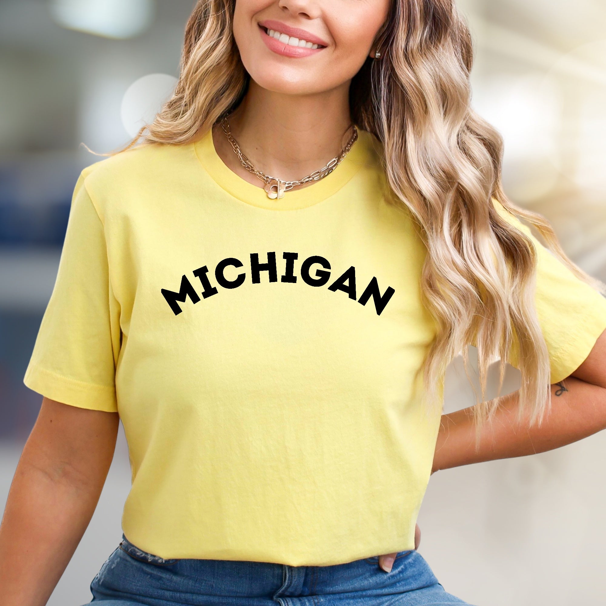 "MICHIGAN" Arch State Graphic Tee, a Collegiate Pride Pick for Enthusiasts