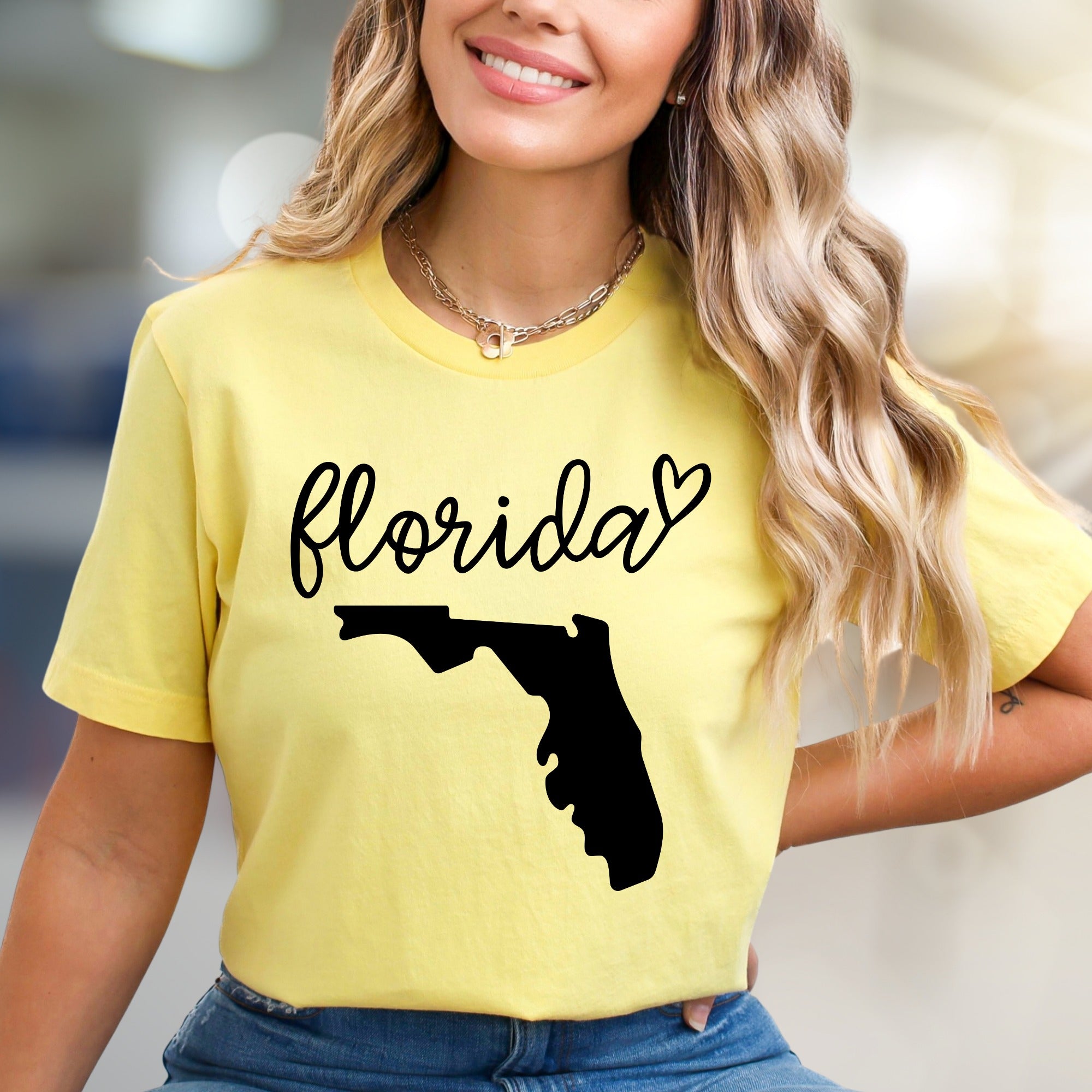 "Florida" State Outline & Script Graphic Tee, a Sunshine State Pick for Travelers