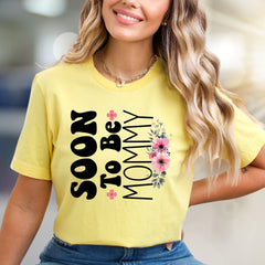 "Soon To Be Mommy" Floral Script Graphic Tee, A Sweet Pregnancy Announcement Pick for Expectant Mothers