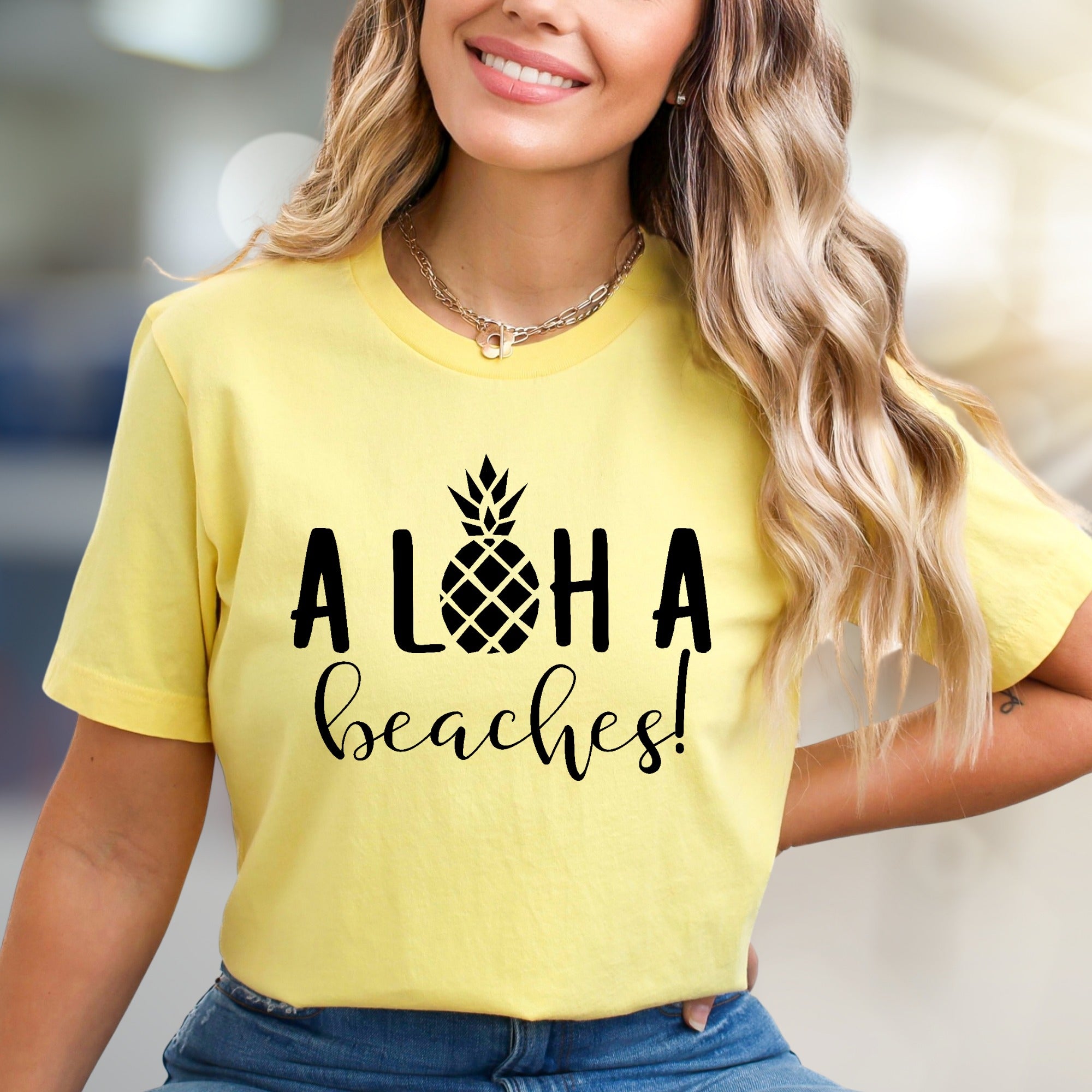 "ALOHA beaches!" Pineapple Graphic Tee, a Tropical Vibe for Island Lovers
