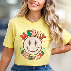 "Merry Christmas" Leopard Smiley Graphic Tee, a Festive Retro Pick for Holiday Lovers