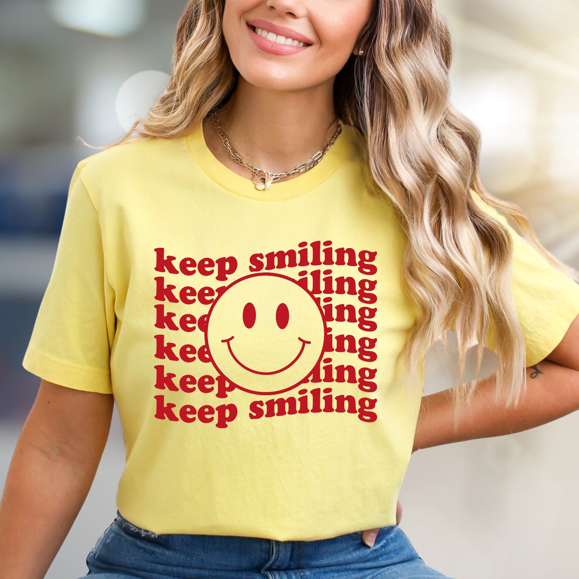 "keep smiling" Retro Smiley Face Graphic Tee, a Positive Vibe Pick for Everyone