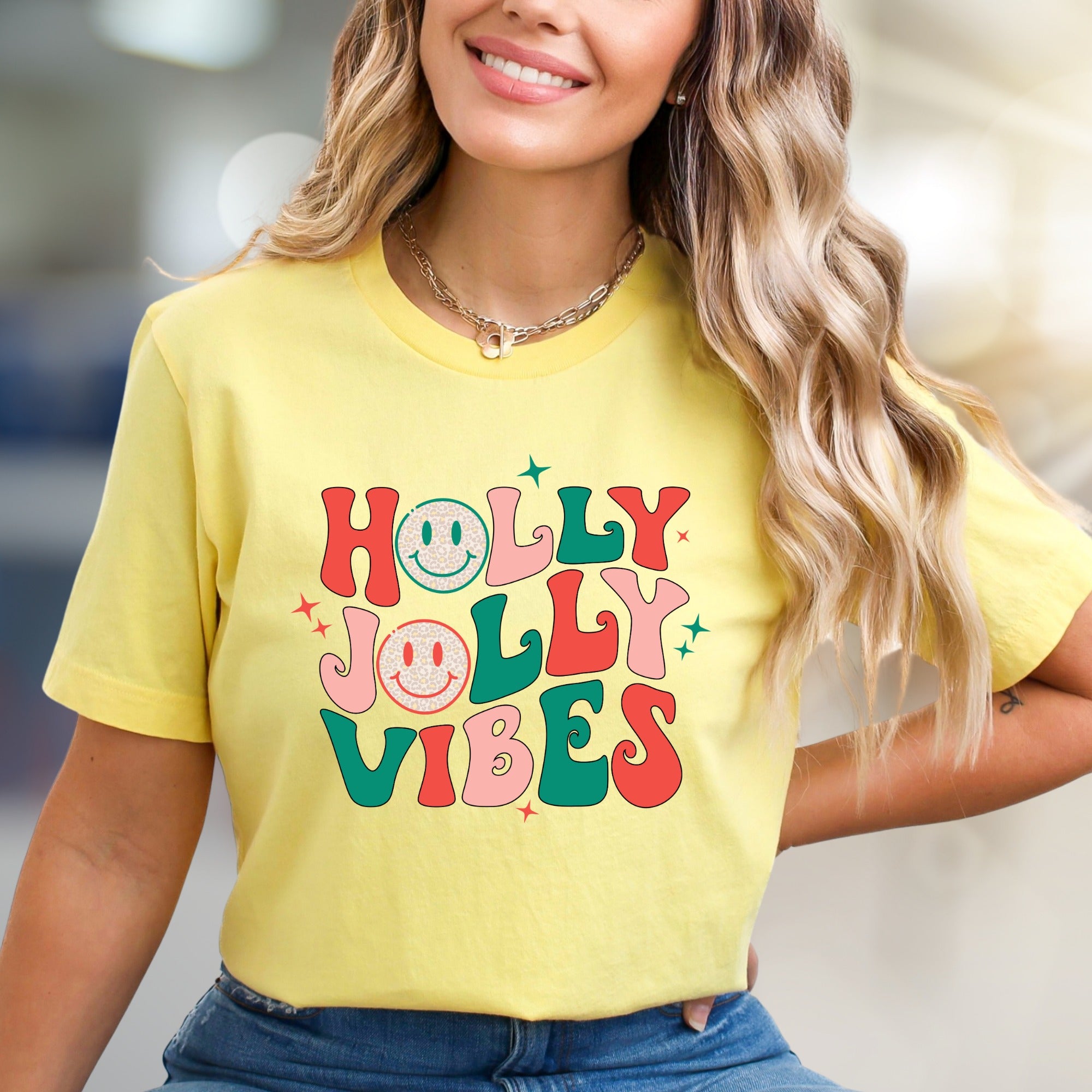"Holly Jolly Vibes" Retro Christmas Graphic Tee, a Festive Pick for Holiday Enthusiasts