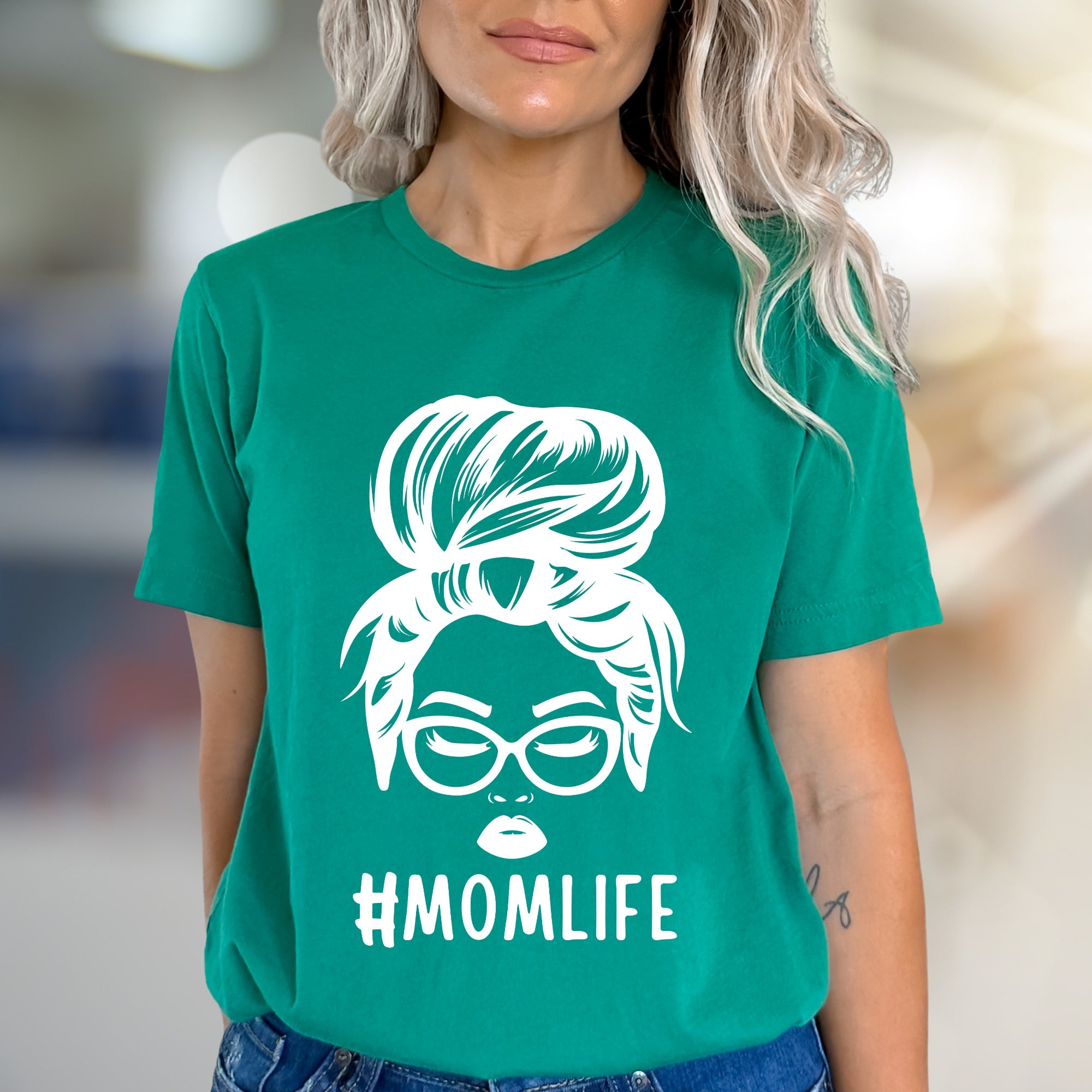 #MOMLIFE Messy Bun Afrocentric Graphic Tee, a Motherhood Style Pick for Everyday