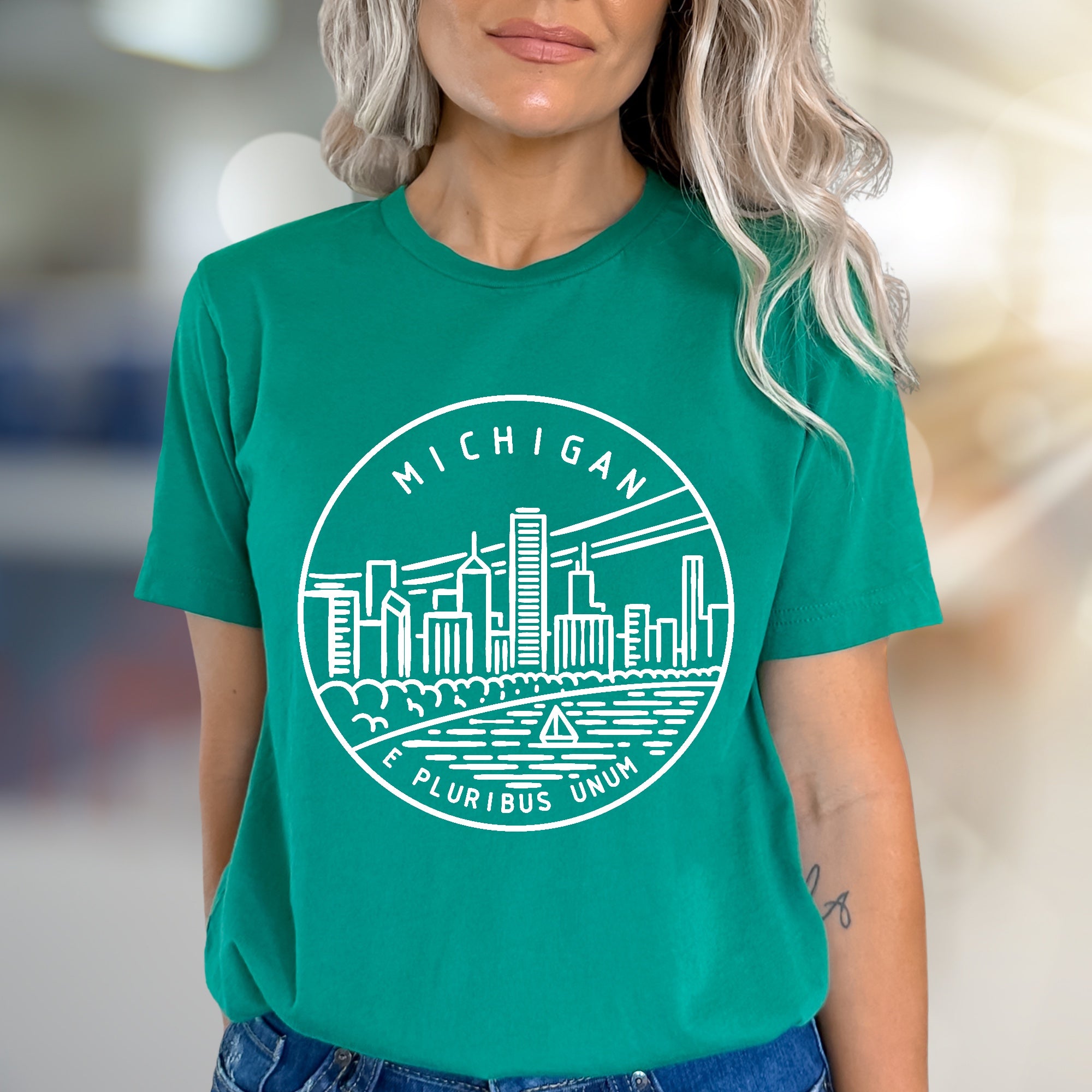 "MICHIGAN E PLURIBUS UNUM" Cityscape Graphic Tee, a State Pride Pick for Travel Enthusiasts