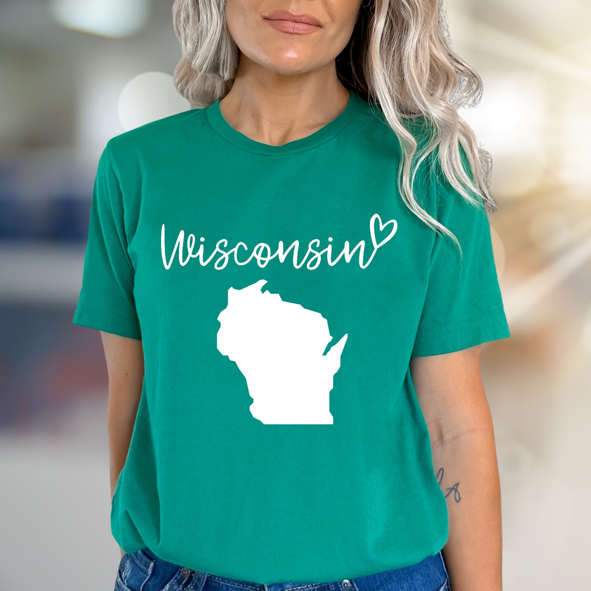 "Wisconsin" State Outline Graphic Tee, A Hometown Pride Pick for Enthusiasts