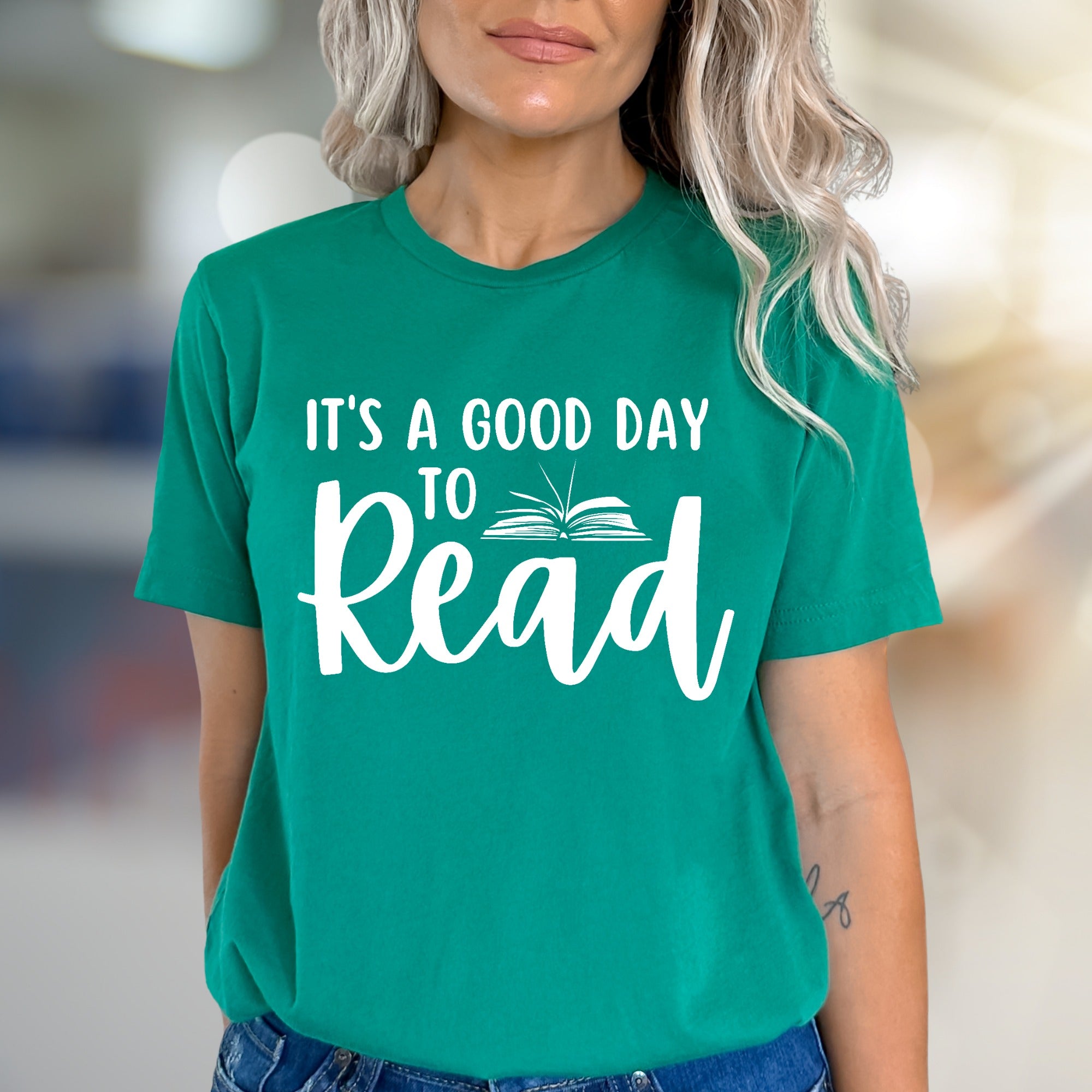 "It's a Good Day to Read" Book Lover Graphic Tee, a Literary Pick for Avid Readers