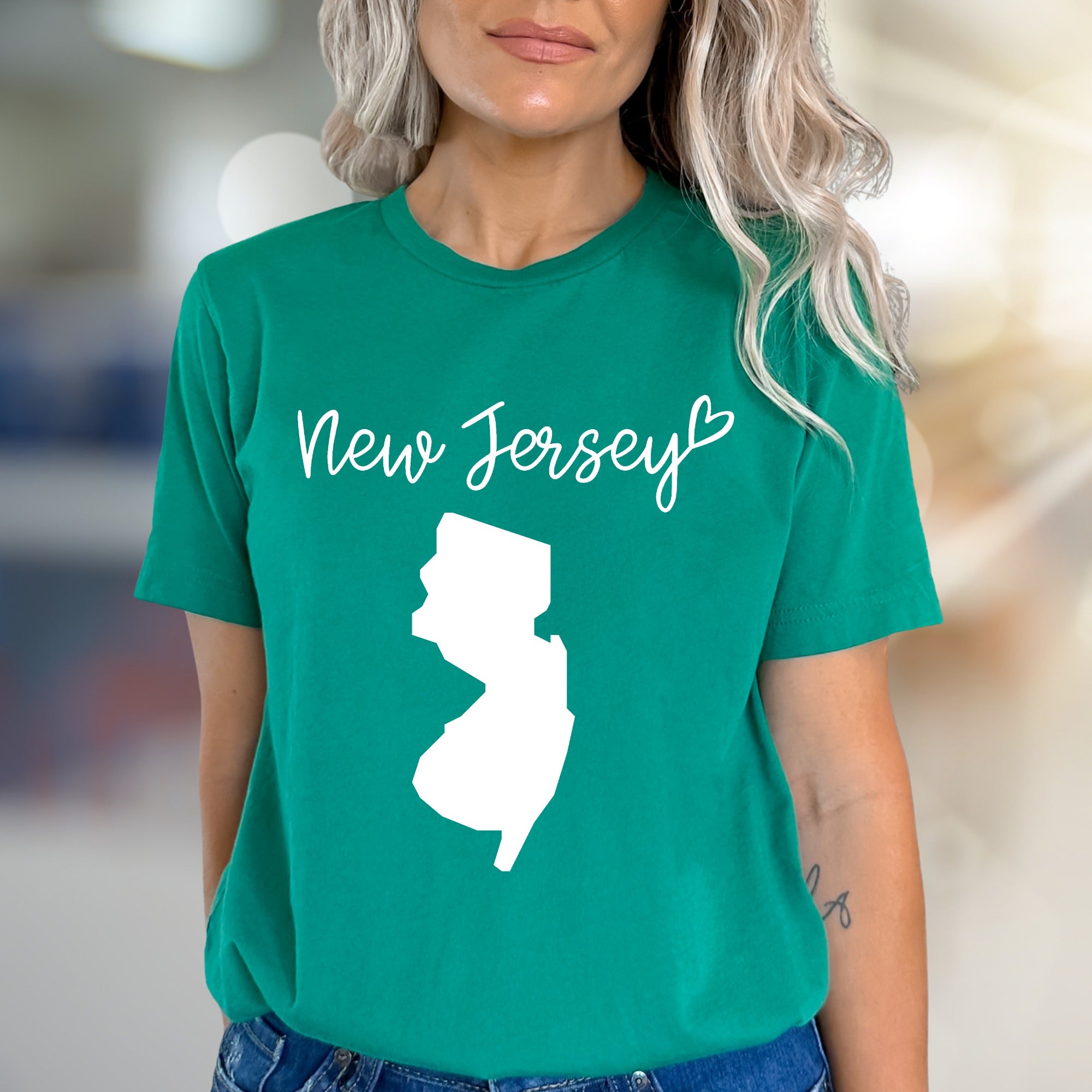"New Jersey" State Outline Graphic Tee, a Hometown Pride Pick for Enthusiasts