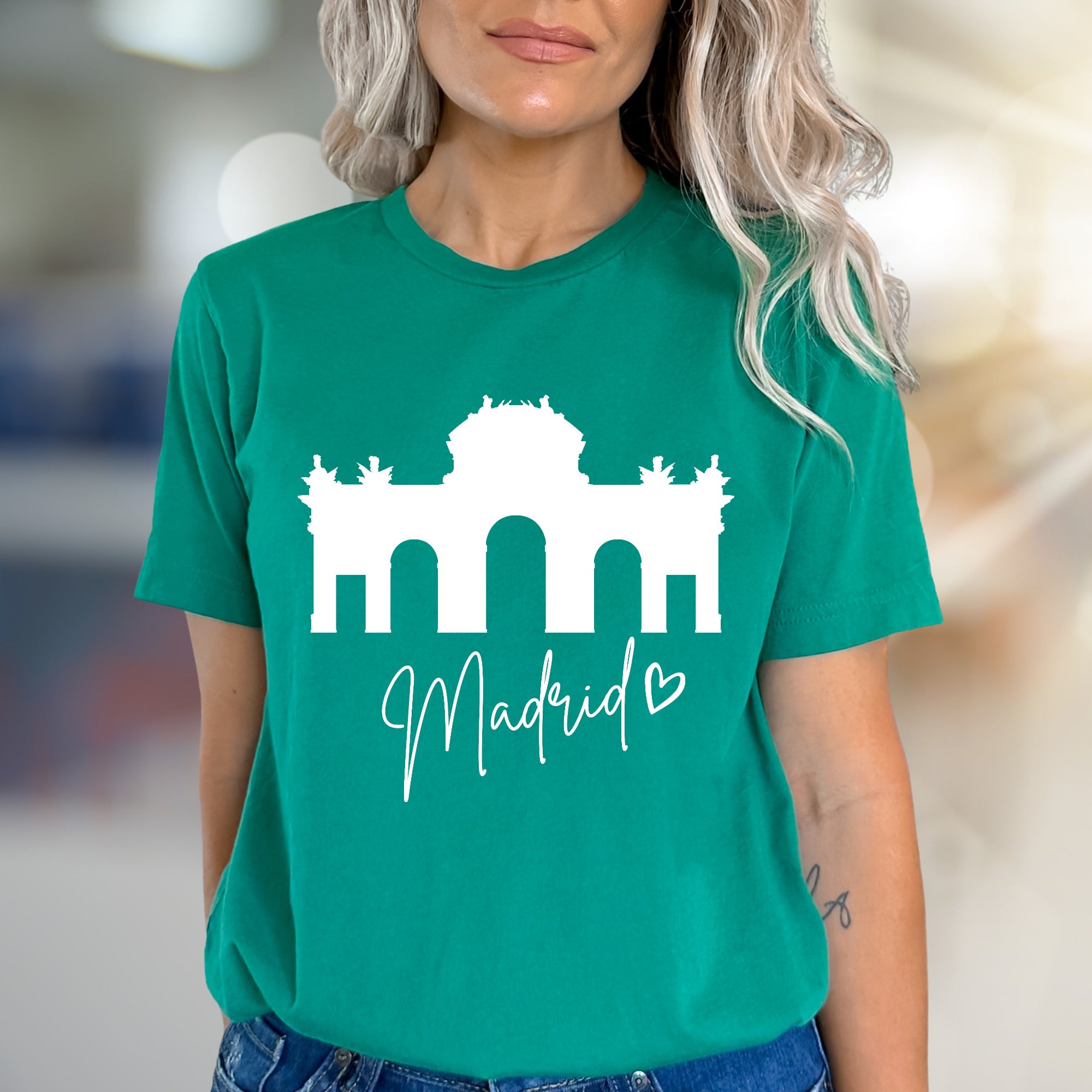 “Madrid ❤️” Cityscape Graphic Tee, A Travel Enthusiast's Souvenir