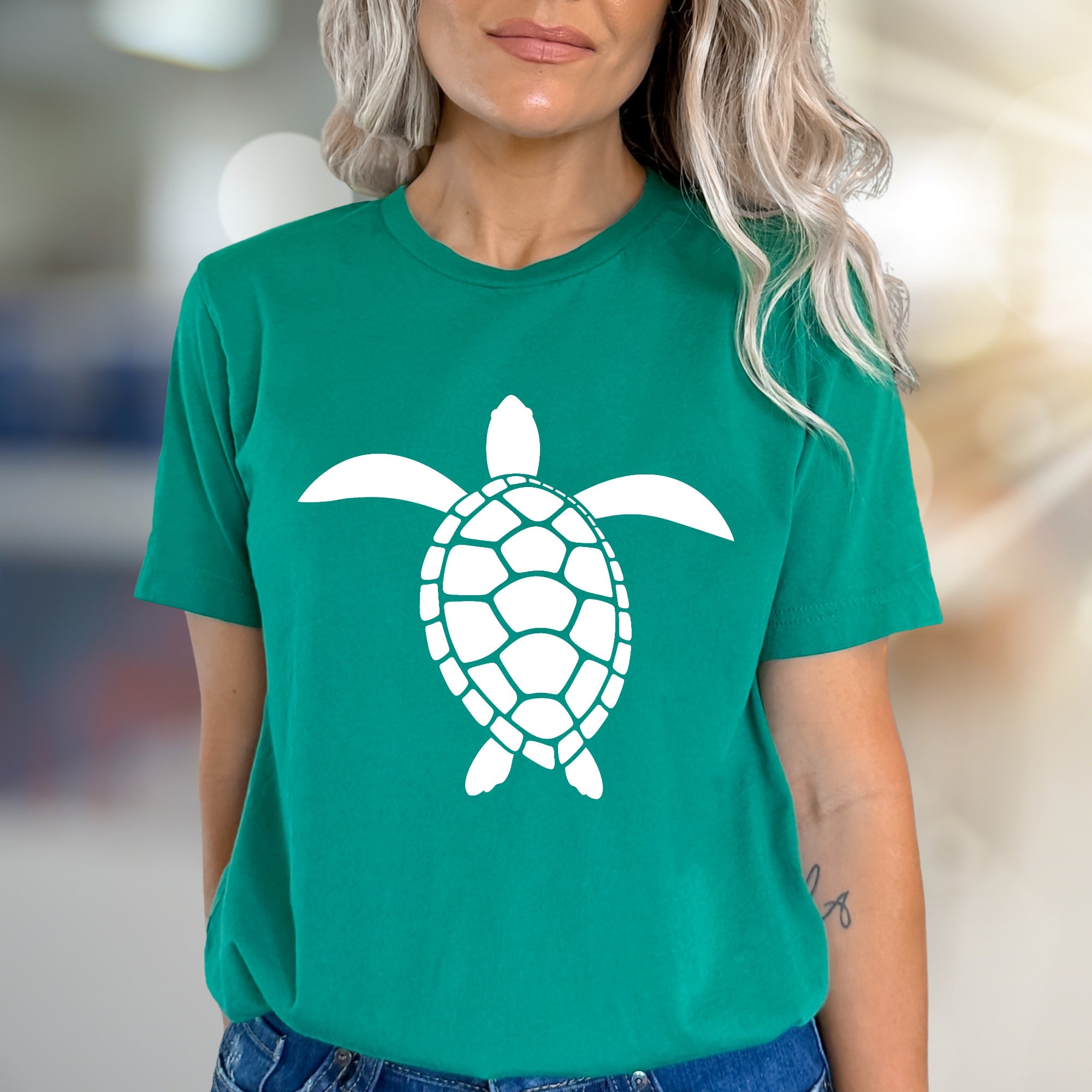 Minimalist Sea Turtle Graphic Tee, a Ocean-Inspired Pick for Nature Lovers