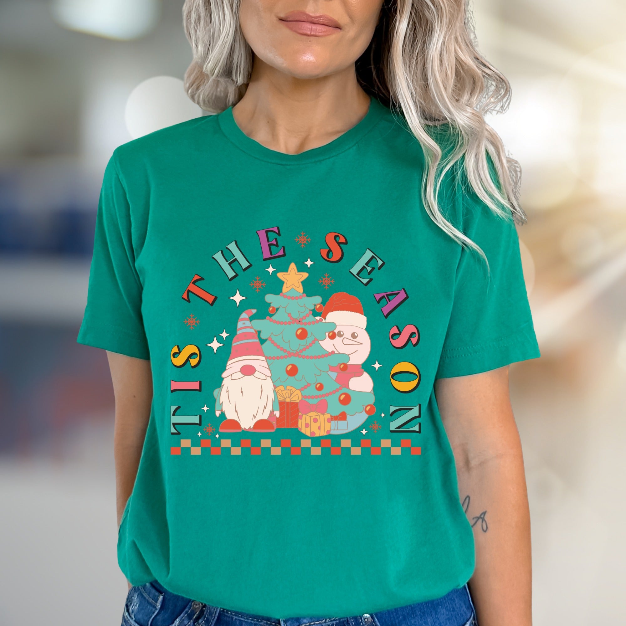 "Tis The Season" Retro Christmas Graphic Tee, a Festive Pick for Holiday Lovers