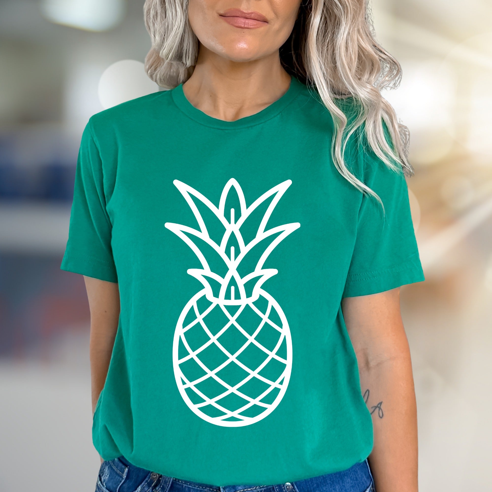Minimalist Pineapple Graphic Tee, a Tropical Chic Pick for Summer Lovers