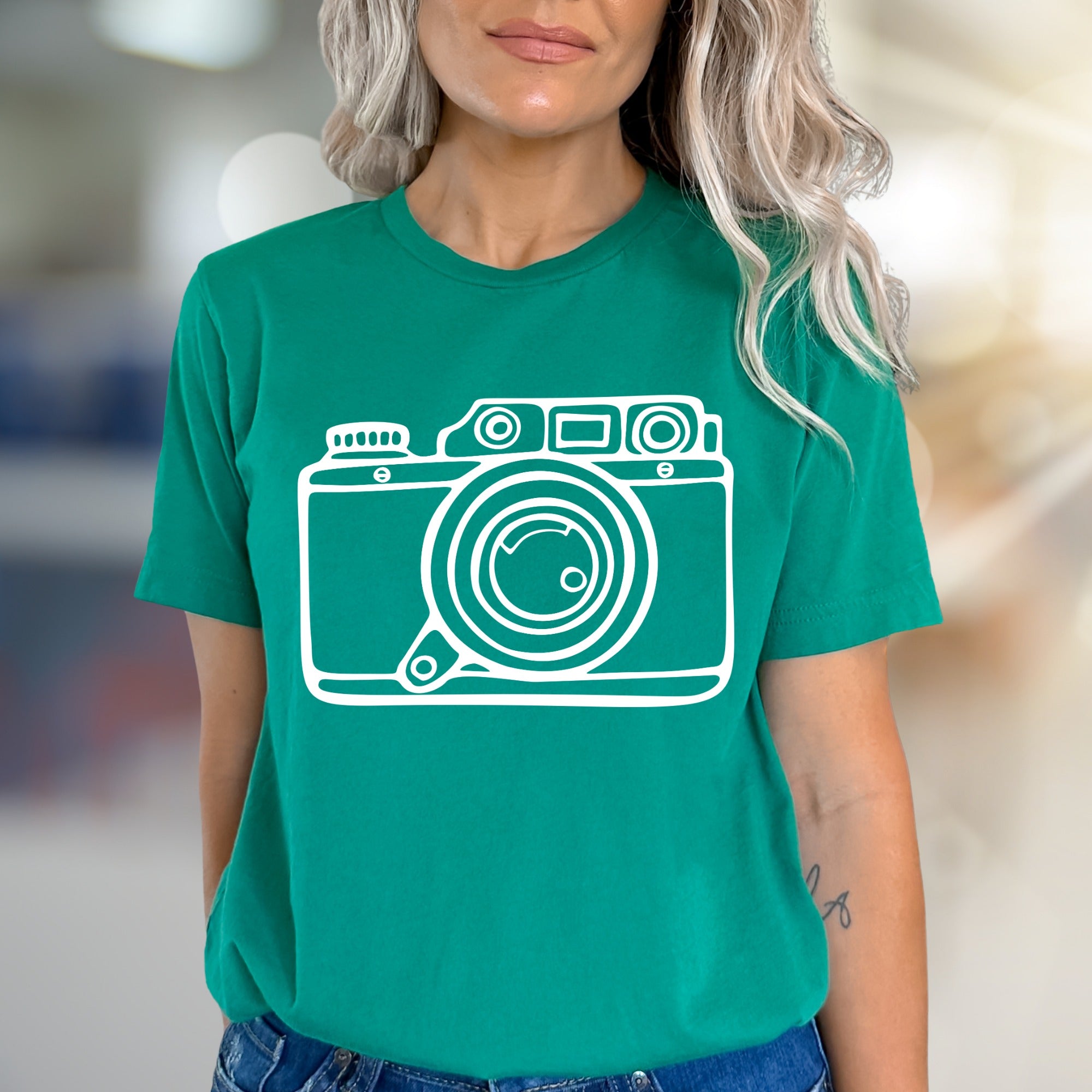 Minimalist Camera Outline Graphic Tee, A Photography Lover's Unisex Pick