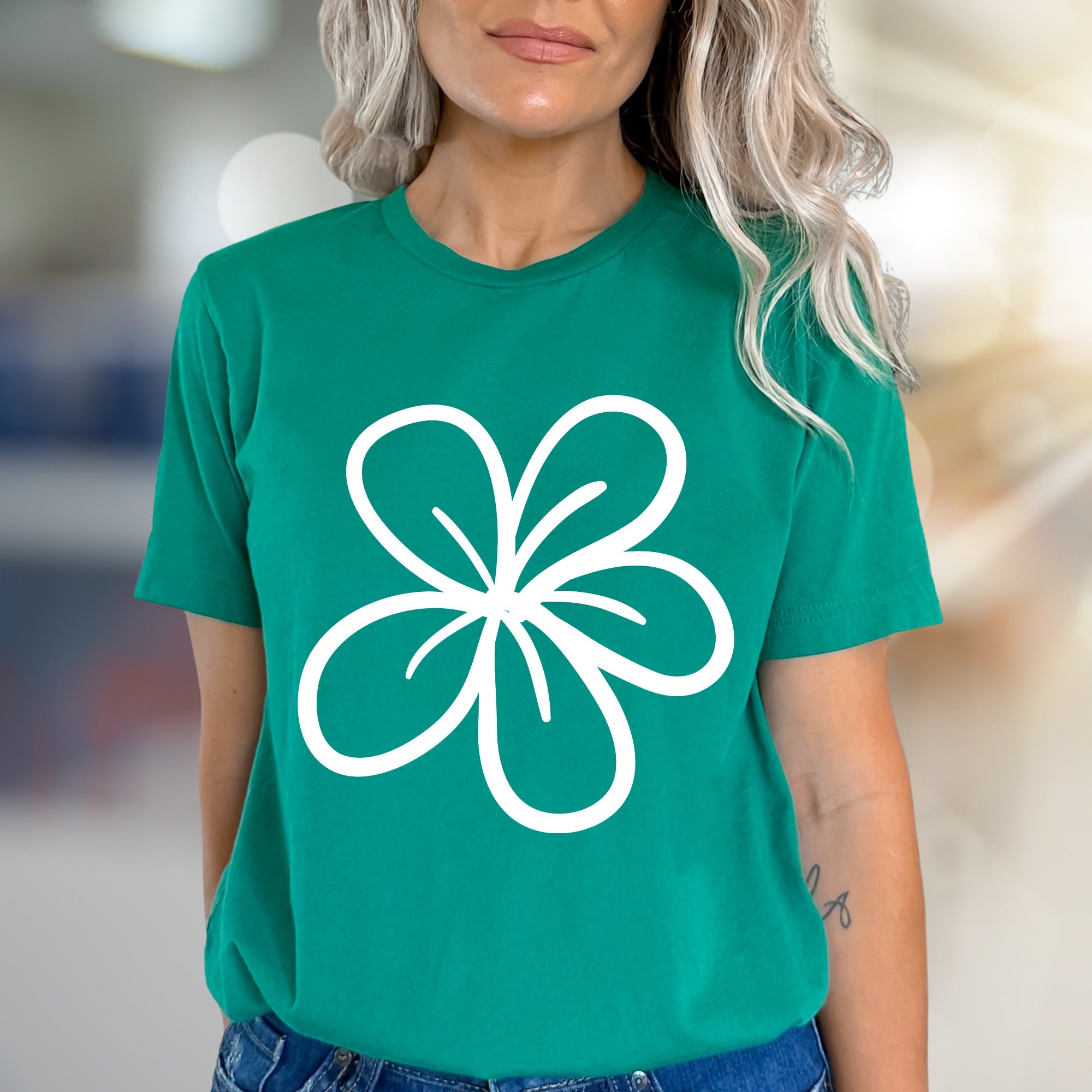 Simplistic Blossom Outline Graphic Tee, A Minimalist Floral Pick for Nature Lovers