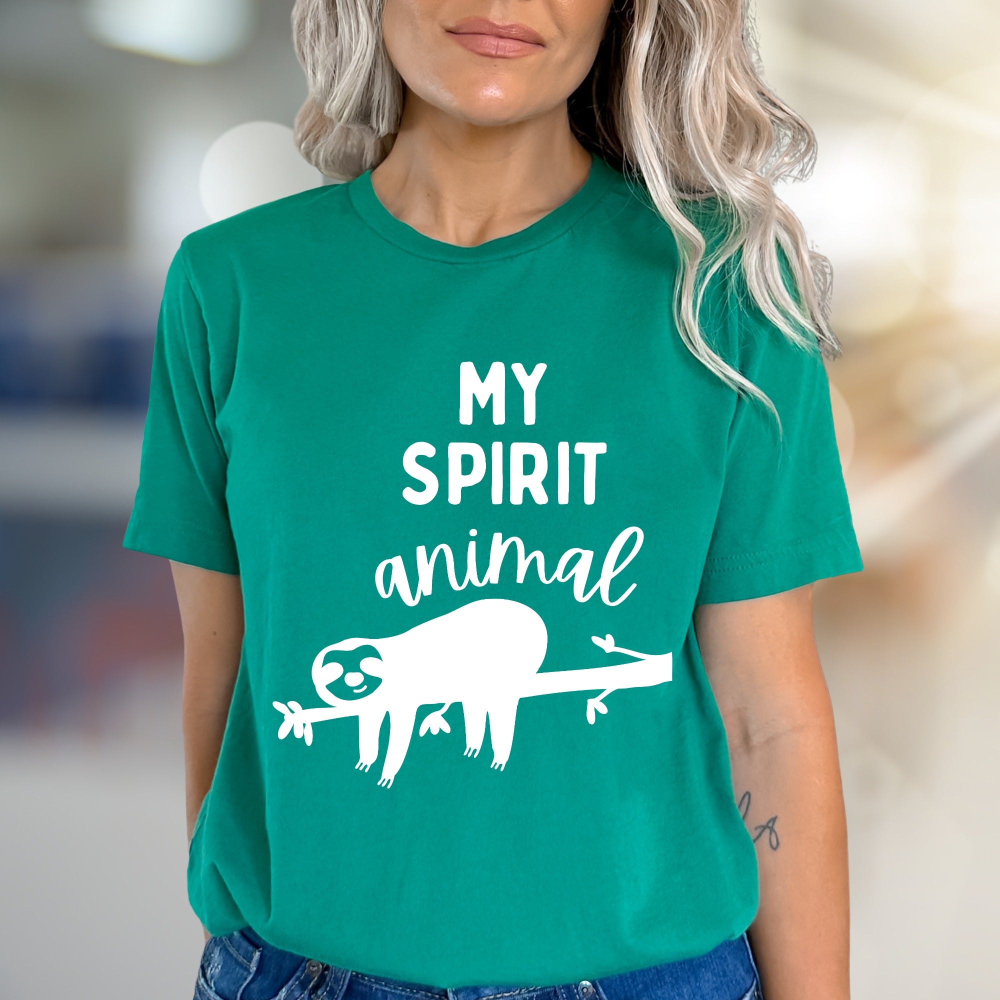 "MY SPIRIT ANIMAL" Sloth Graphic Tee, a Relaxed Lifestyle Pick for Animal Lovers