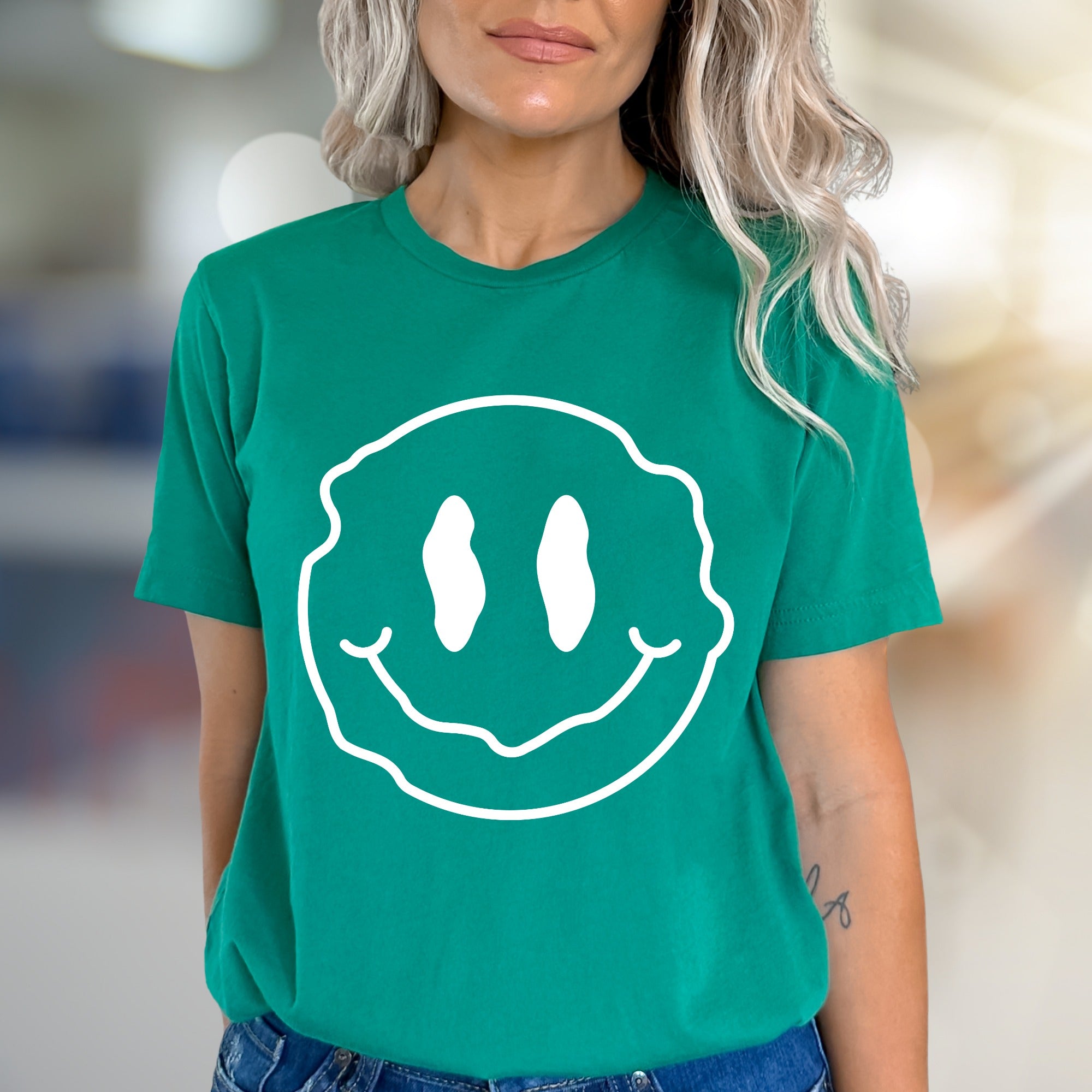 Wavy Melting Smiley Face Graphic Tee, a Trendy Statement for Every Enthusiast