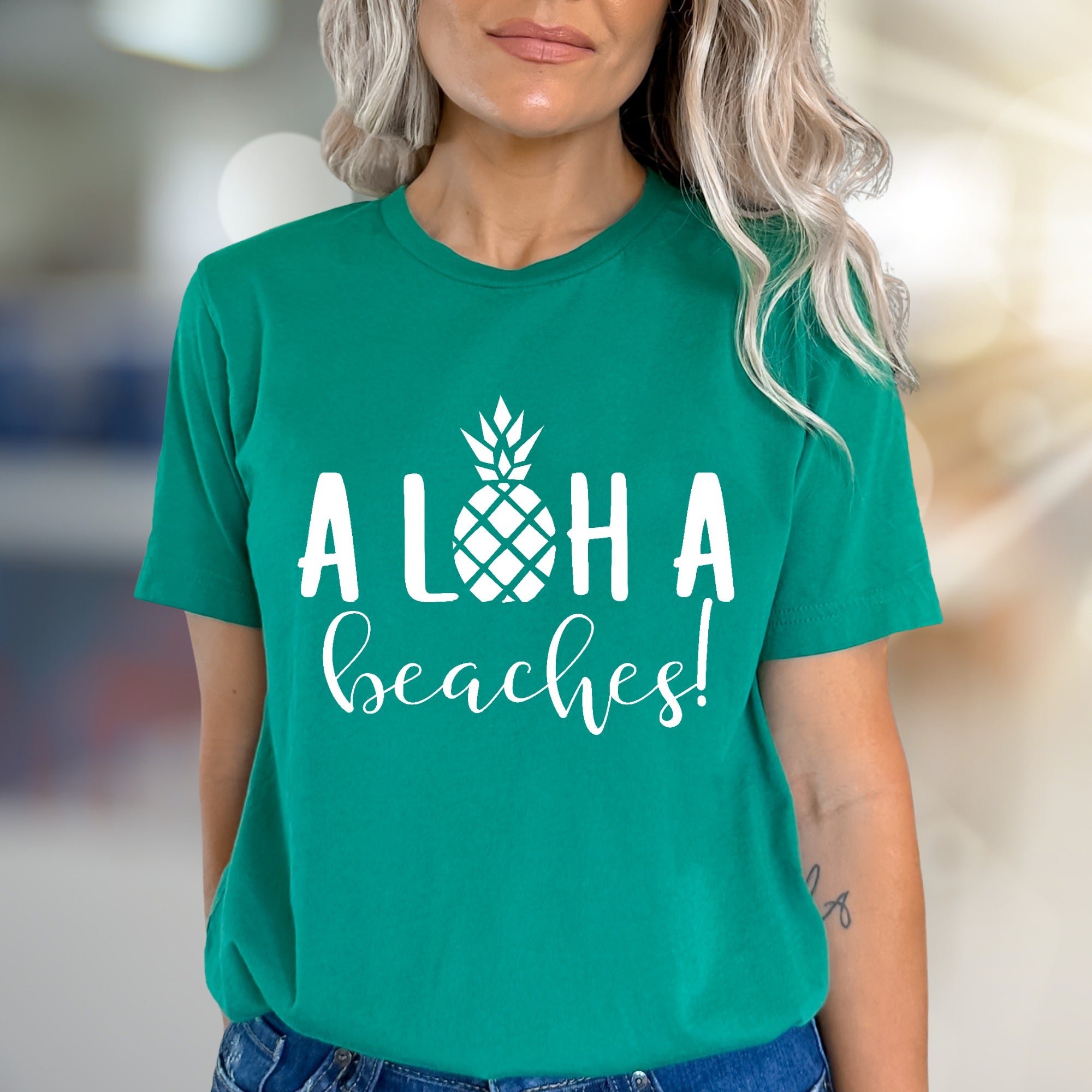 "ALOHA beaches!" Pineapple Graphic Tee, a Tropical Vibe for Island Lovers