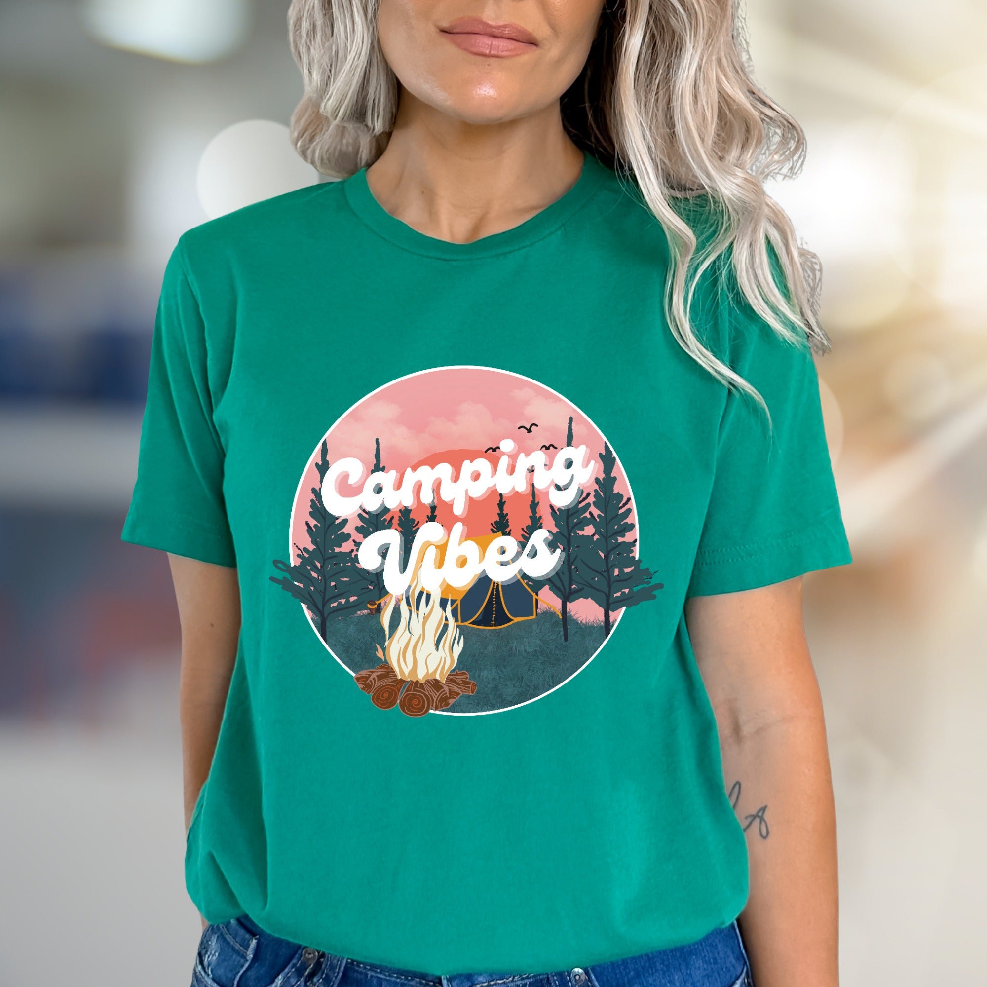 "Camping Vibes" Outdoor Graphic Tee, a Nature-Inspired Pick for Adventurers