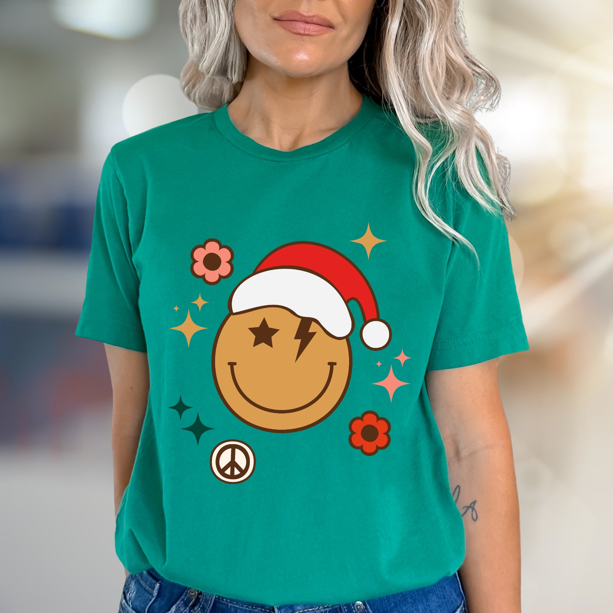 Jolly Santa Smiley Face Retro Graphic Tee, a Festive Vibe for Holiday Lovers