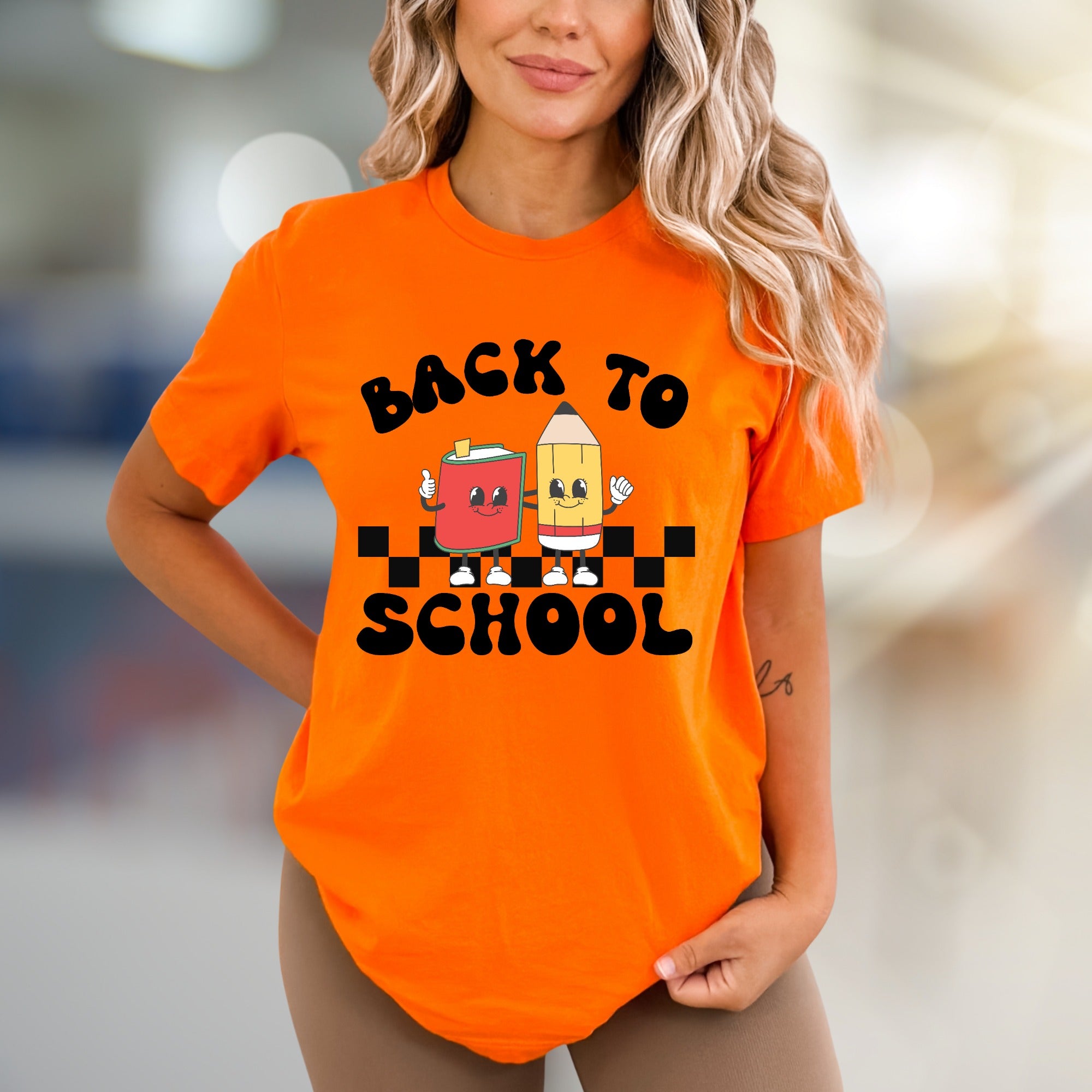 "Back To School" Retro Graphic Tee, a Nostalgic Pick for Students & Teachers