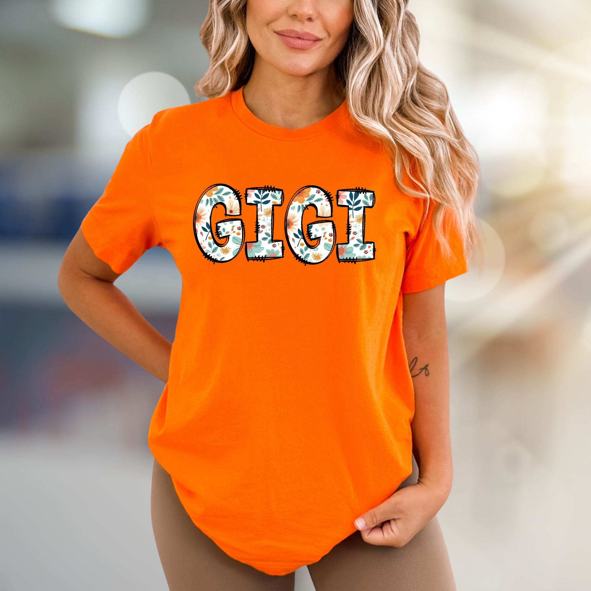 "GIGI" Floral Pattern Graphic Tee, a Charming Gift for Grandmas