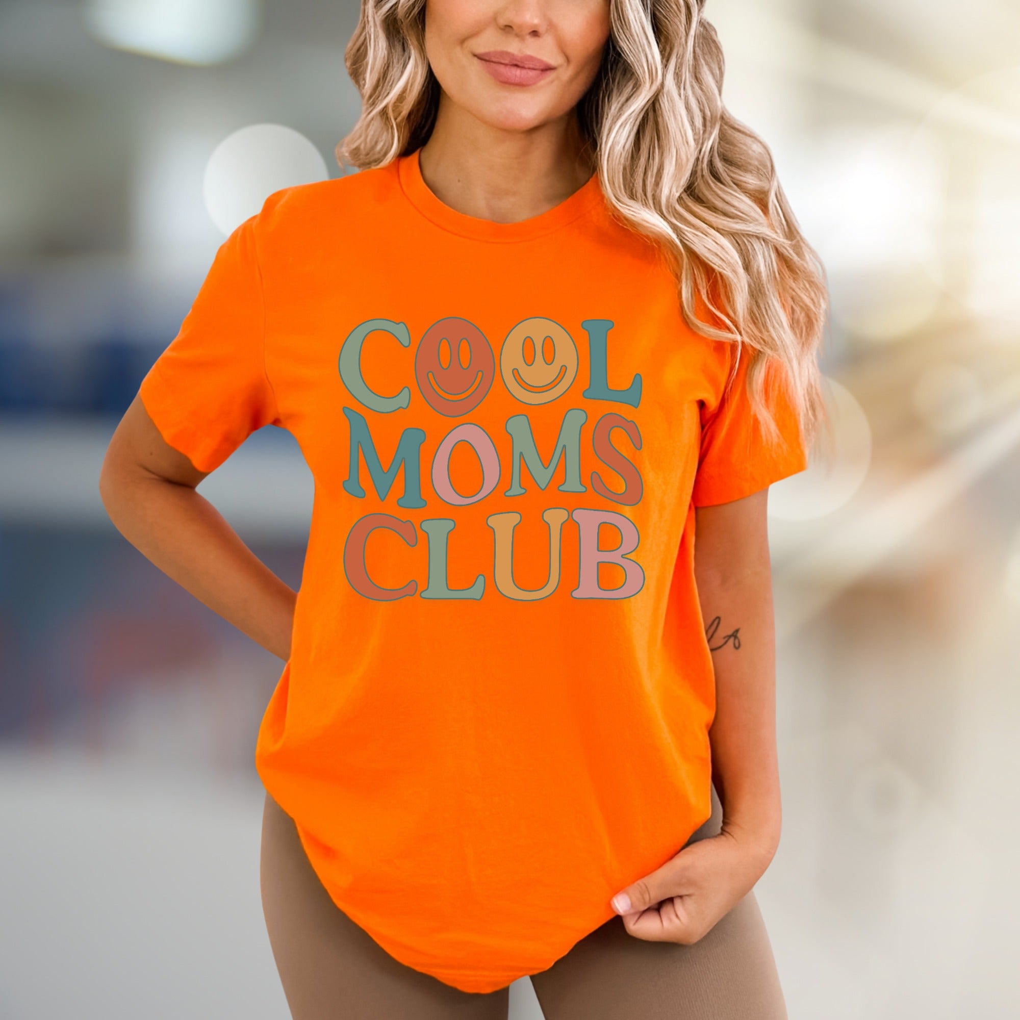 "COOL MOMS CLUB" Retro Smiley Face Graphic Tee, a Trendy Mom Pick for Her
