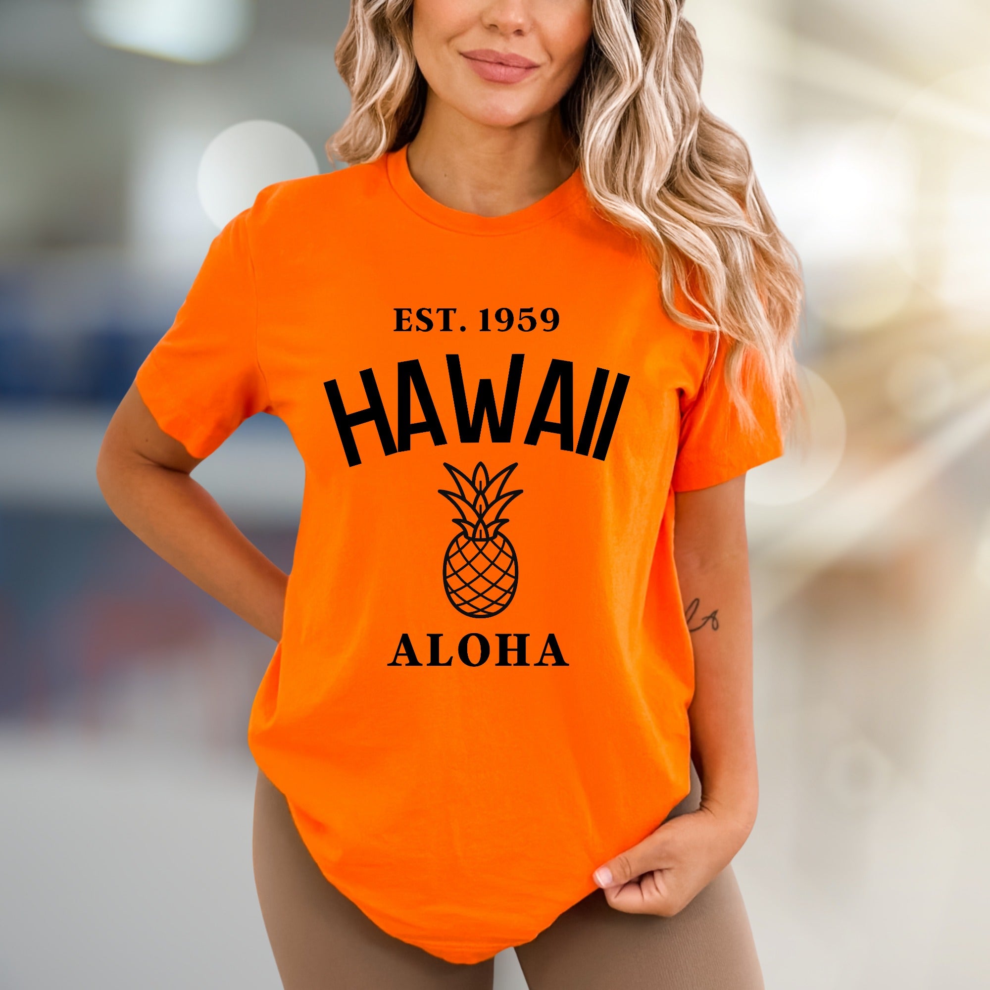 "EST. 1959 HAWAII ALOHA" Pineapple Graphic Tee, a Tropical Vibe Pick for Beach Lovers