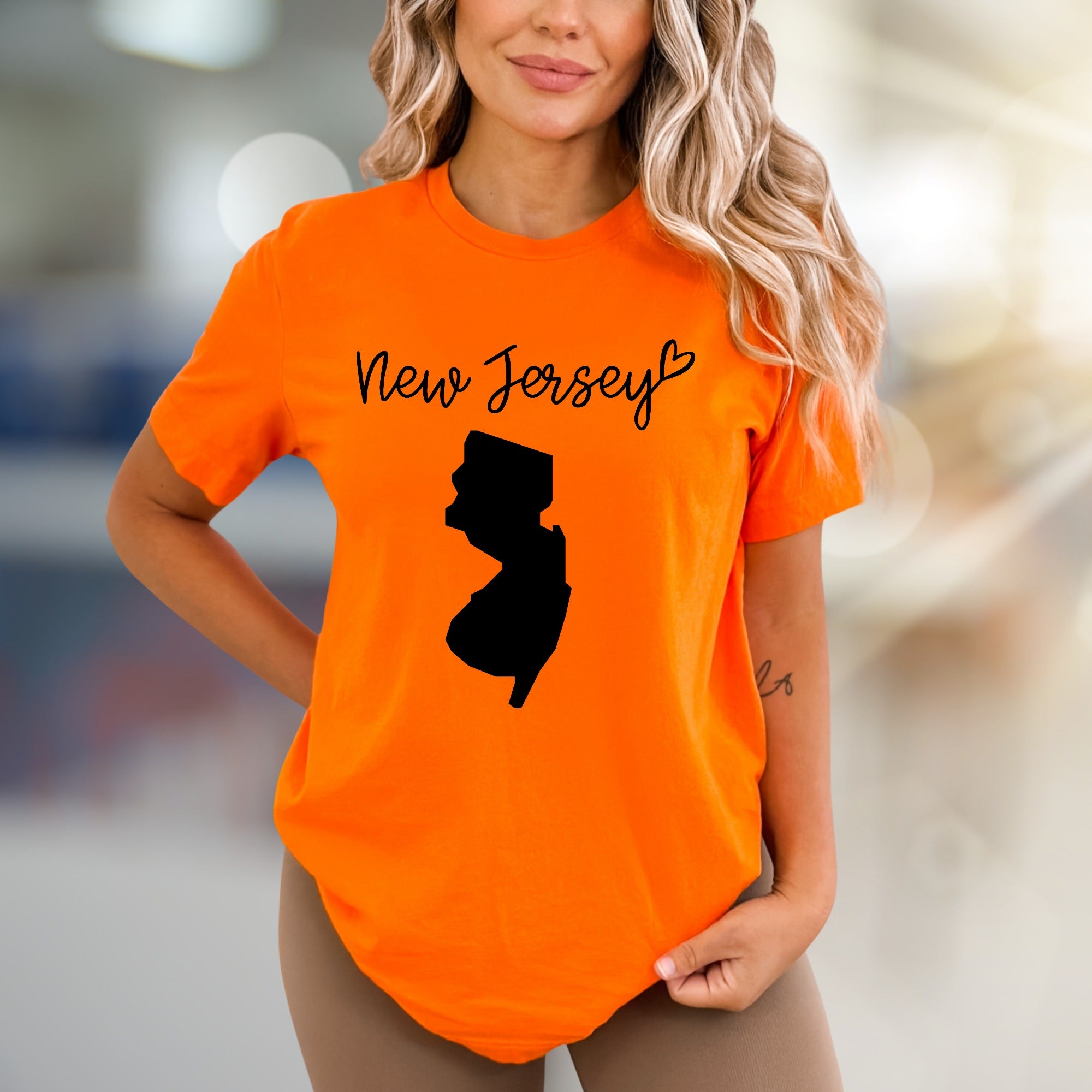 "New Jersey" State Outline Graphic Tee, a Hometown Pride Pick for Enthusiasts