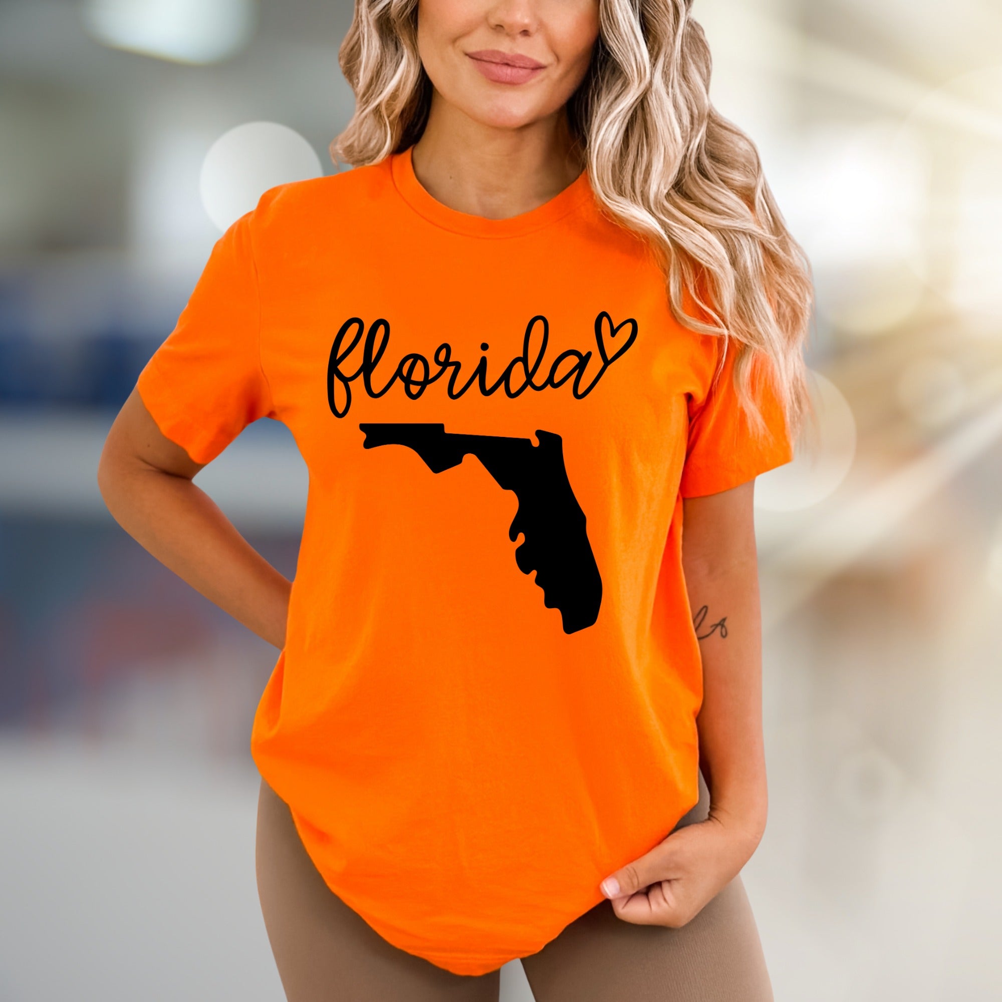 "Florida" State Outline & Script Graphic Tee, a Sunshine State Pick for Travelers