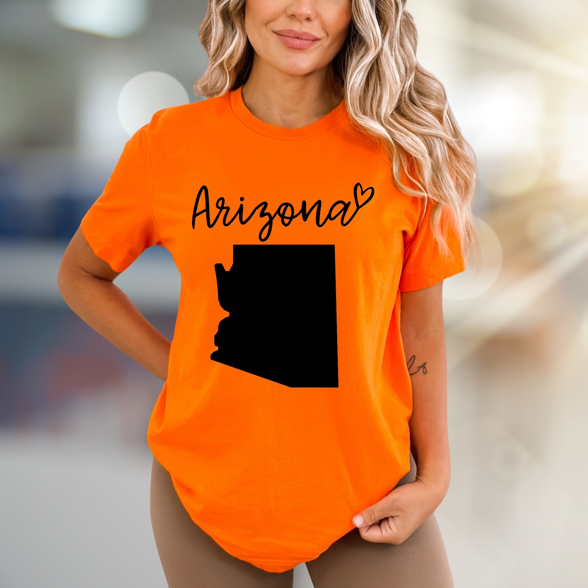 "Arizona" Outline Graphic Tee, A State Love Pick for Locals & Travelers