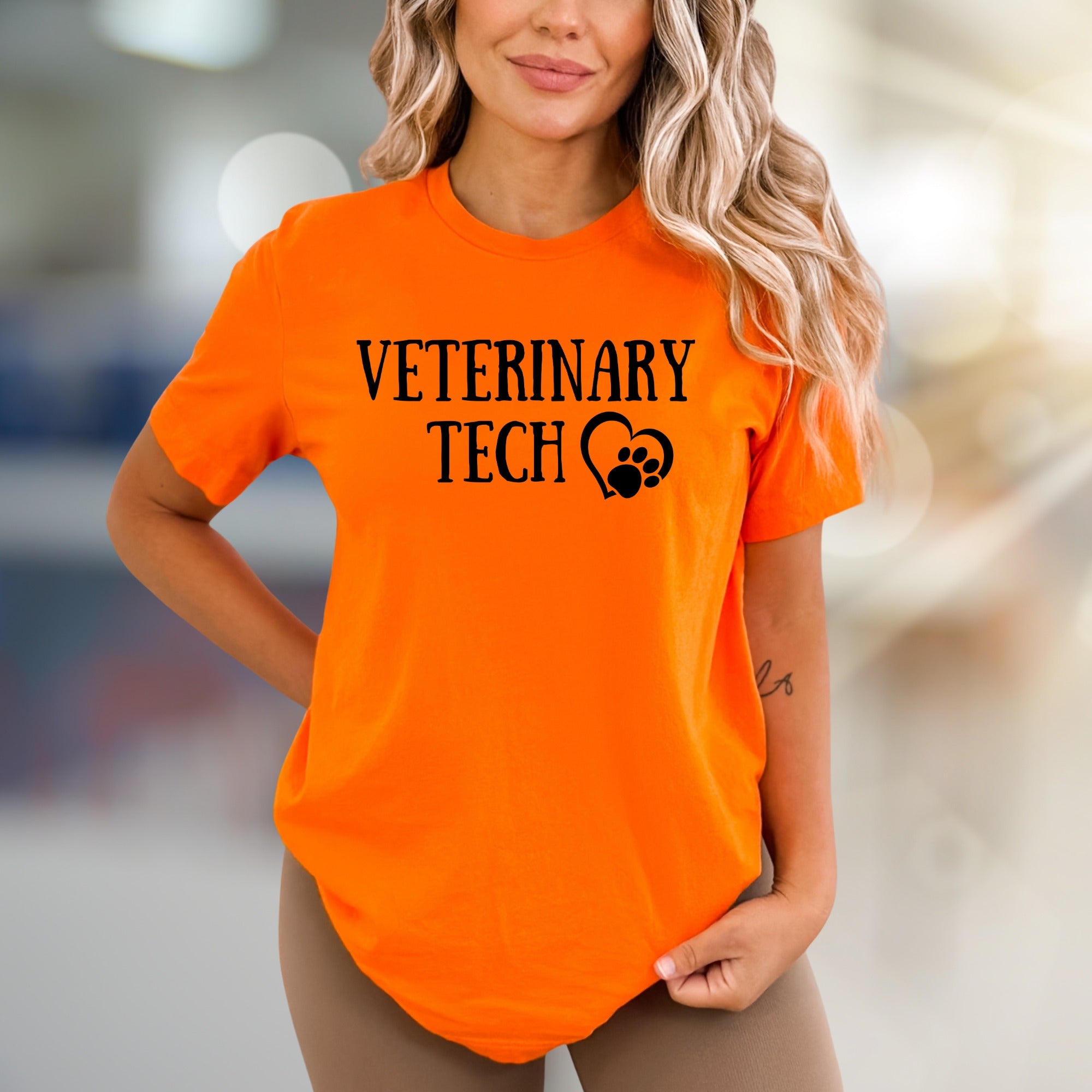 "VETERINARY TECH" Pet Love Graphic Tee, a Compassionate Pick for Animal Enthusiasts