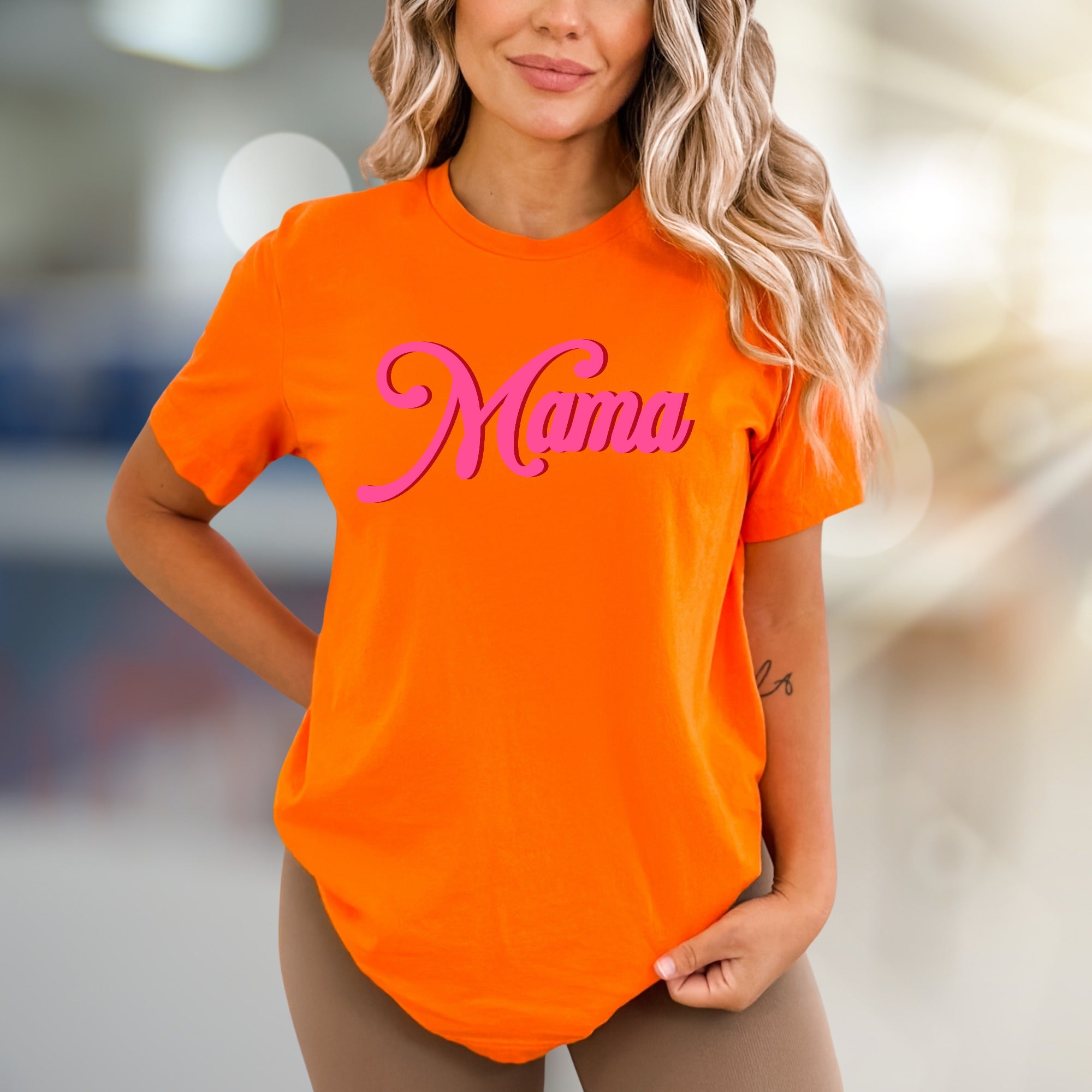"Mama" Retro Graphic Tee, a Wavy Script Pick for Modern Moms
