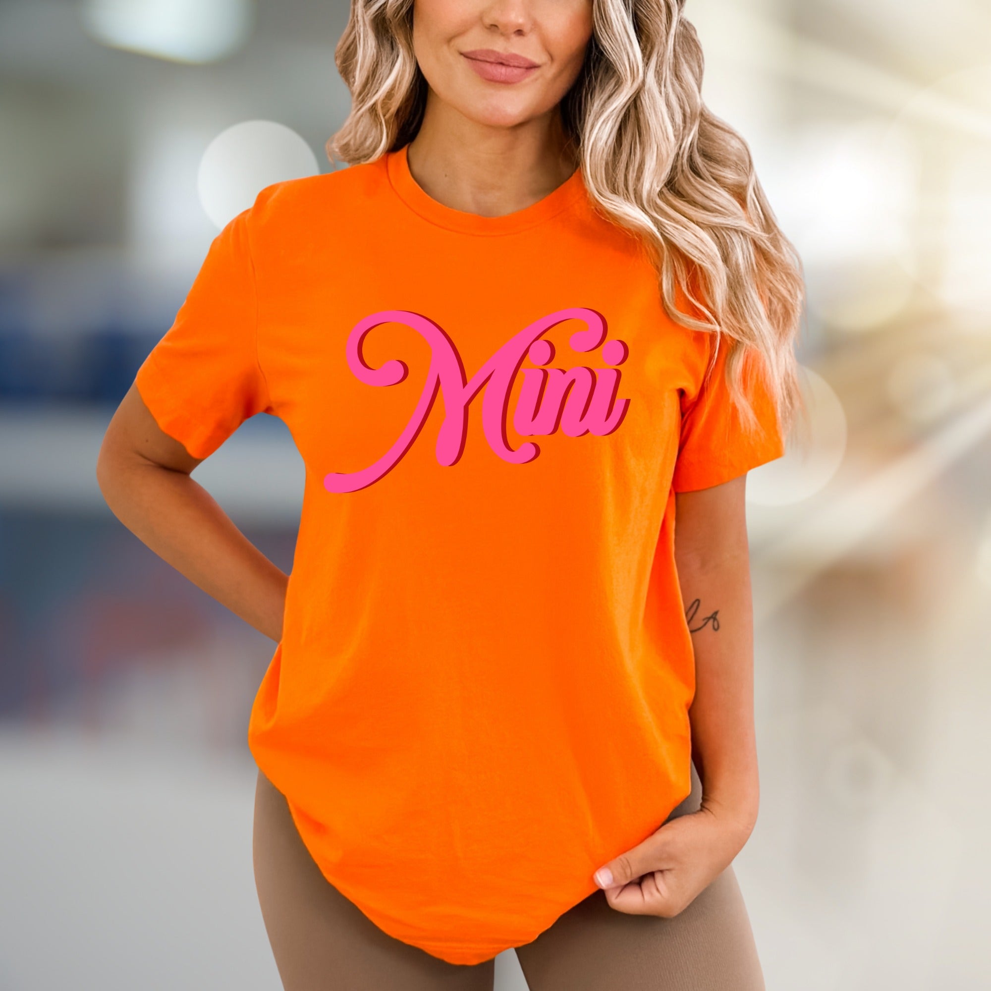 "Mini" Retro Script Graphic Tee, a Sweet Style Pick for Trendy Individuals