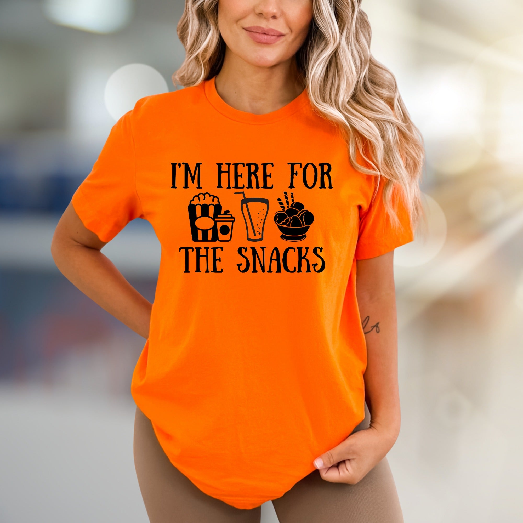 "I'm Here for the Snacks" Foodie Graphic Tee, a Casual Pick for Snack Lovers