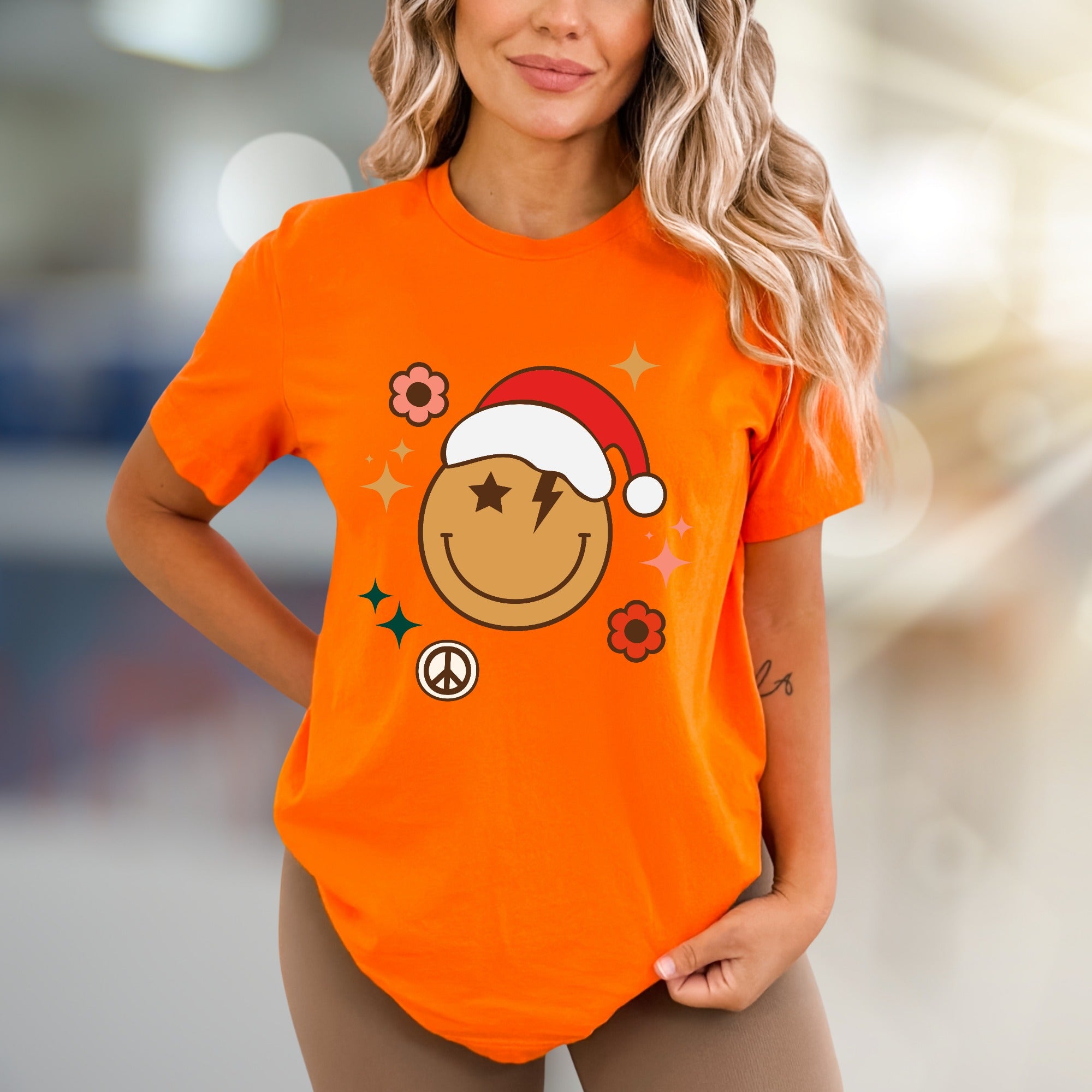 Jolly Santa Smiley Face Retro Graphic Tee, a Festive Vibe for Holiday Lovers