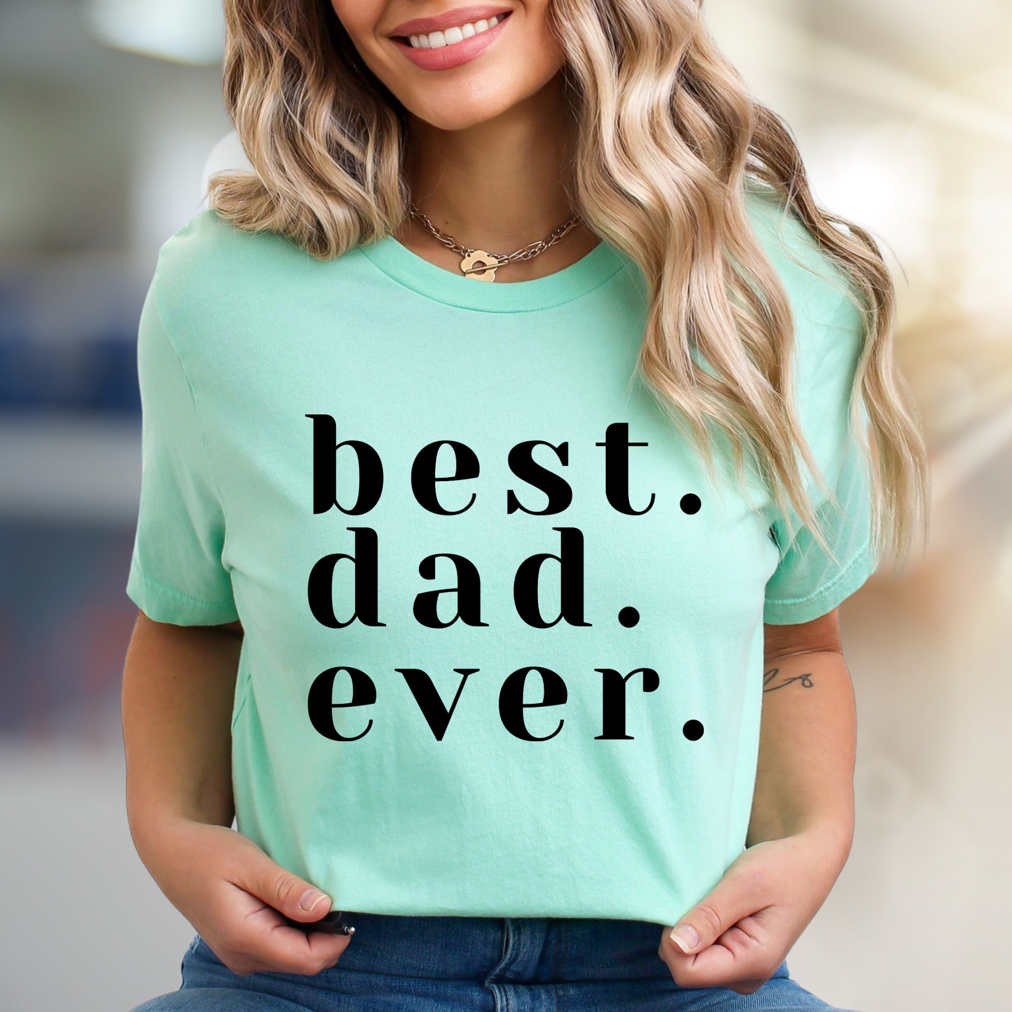 "Best Dad Ever" Expressive Graphic Tee, A Heartfelt Pick for Proud Children