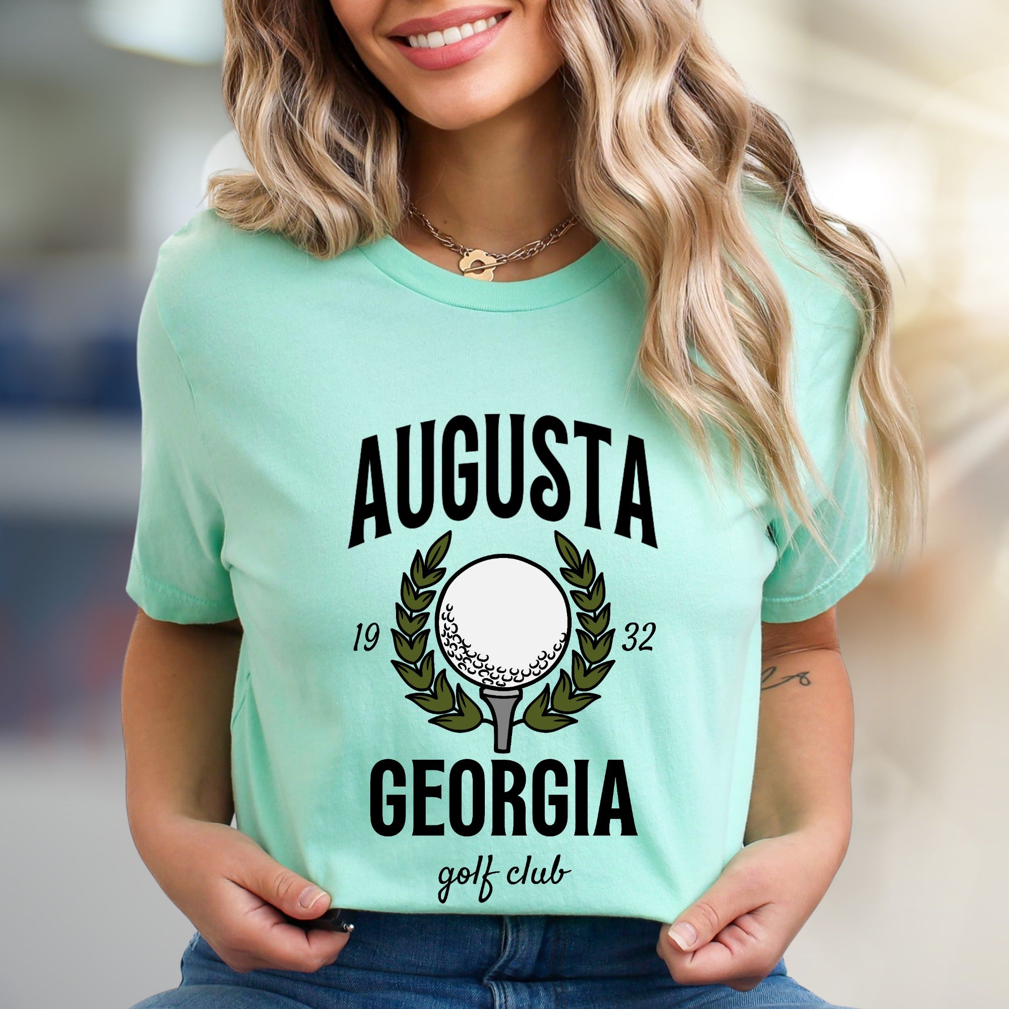 "Augusta Georgia Golf Club" Vintage Sports Graphic Tee, a Classic Pick for Golf Enthusiasts