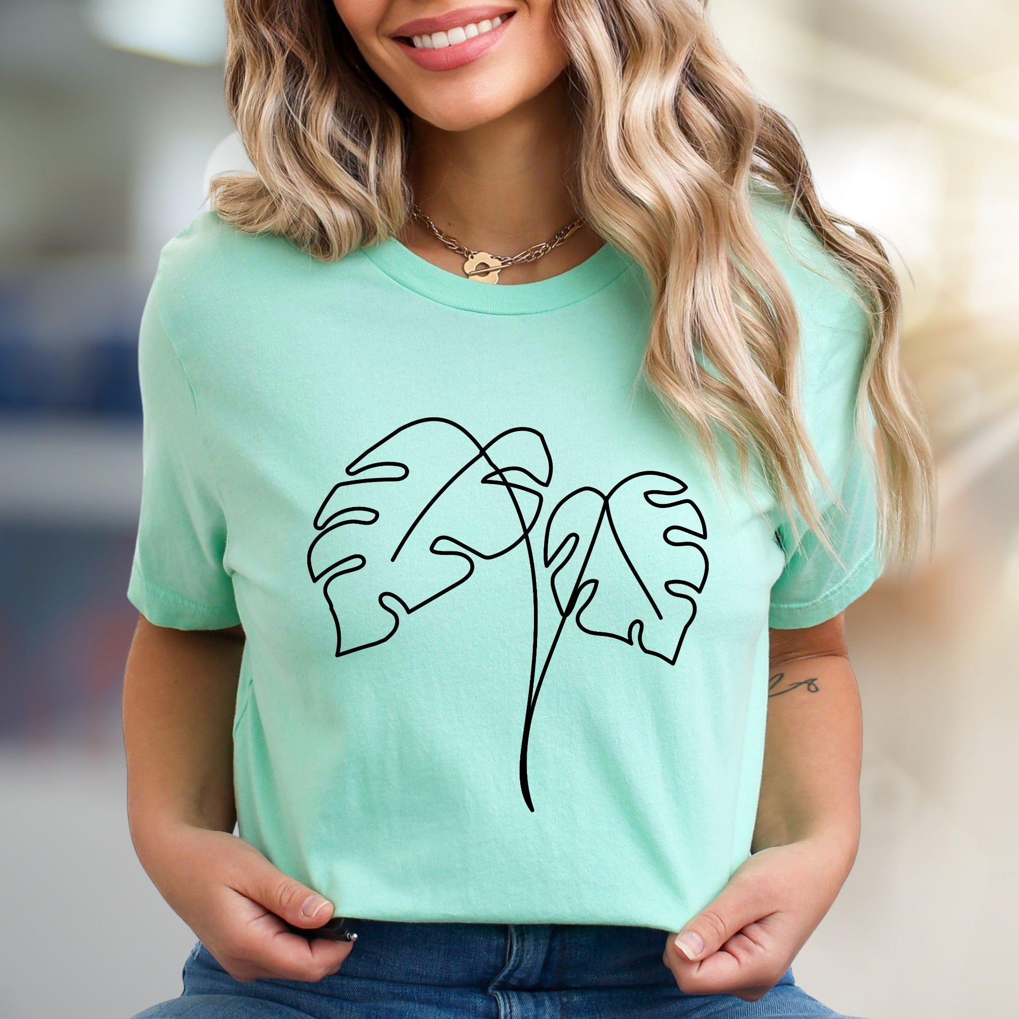 Minimalist Monstera Leaf Outline Graphic Tee, A Botanical Art Unisex Tee for Nature Lovers