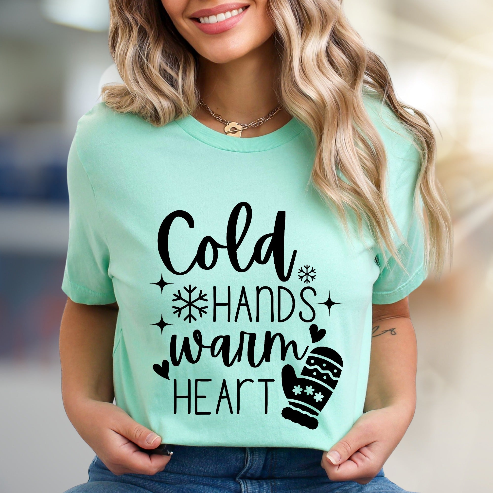 "Cold Hands Warm Heart" Winter Graphic Tee, a Cozy Pick for Holiday Enthusiasts