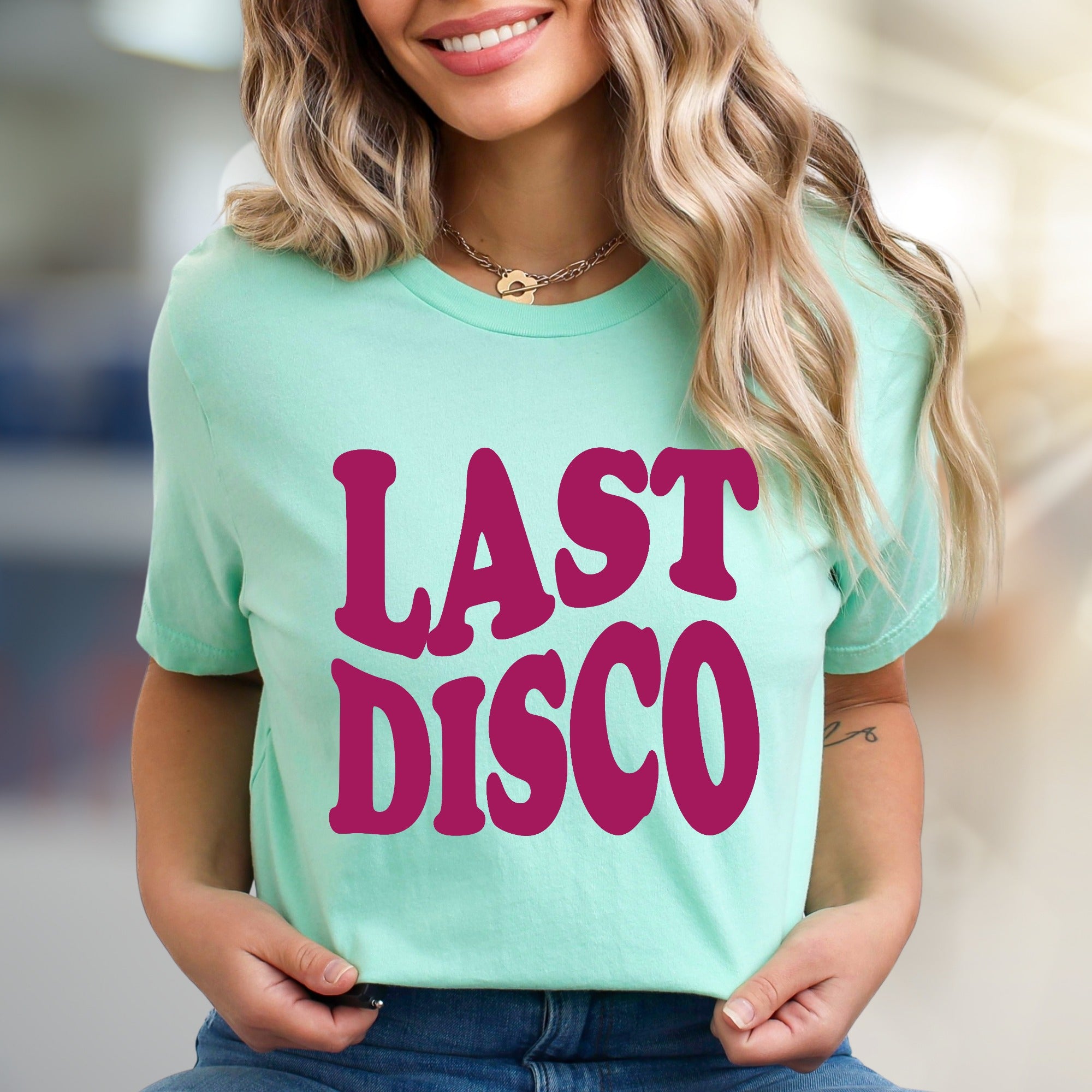 "Last Disco" Retro Graphic Tee, a Nostalgic Pick for Party-Goers