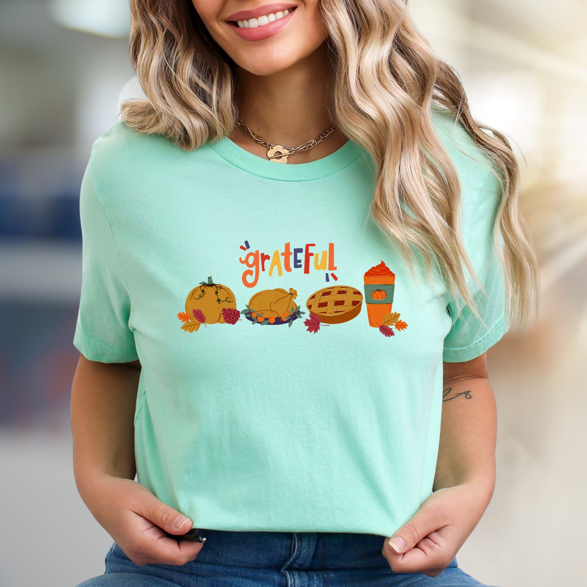 "Grateful" Autumn Feast Graphic Tee, a Cozy Fall Pick for Foodies