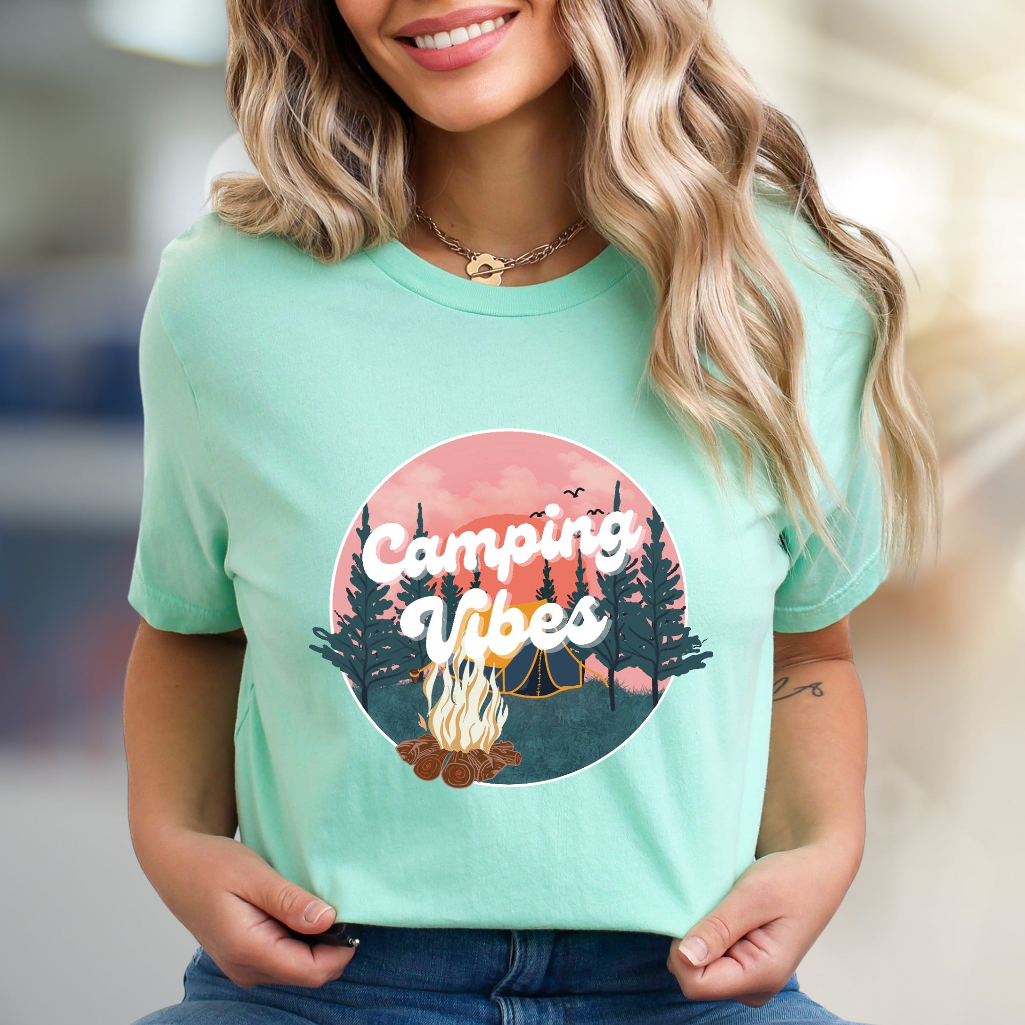 "Camping Vibes" Outdoor Graphic Tee, a Nature-Inspired Pick for Adventurers