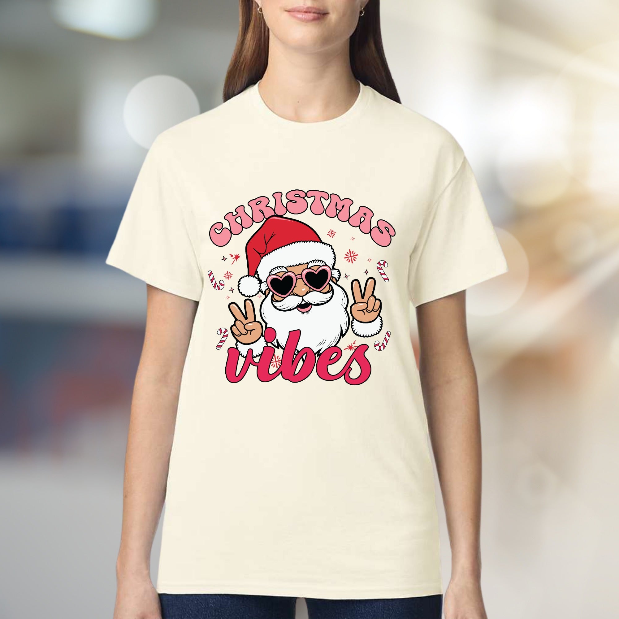 "Christmas Vibes" Groovy Santa Graphic Tee, a Festive Pick for Joy-Seekers