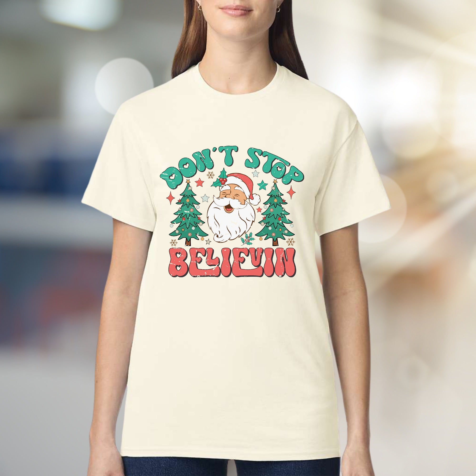 “Don't Stop Believin'” Retro Christmas Graphic Tee, a Festive Holiday Pick for Enthusiasts