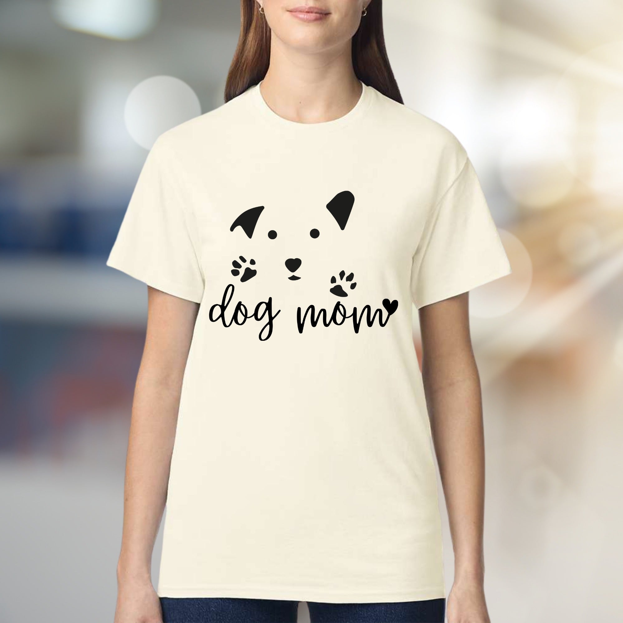 "Dog Mom" Canine Love Graphic Tee, a Heartfelt Pick for Pet Parents